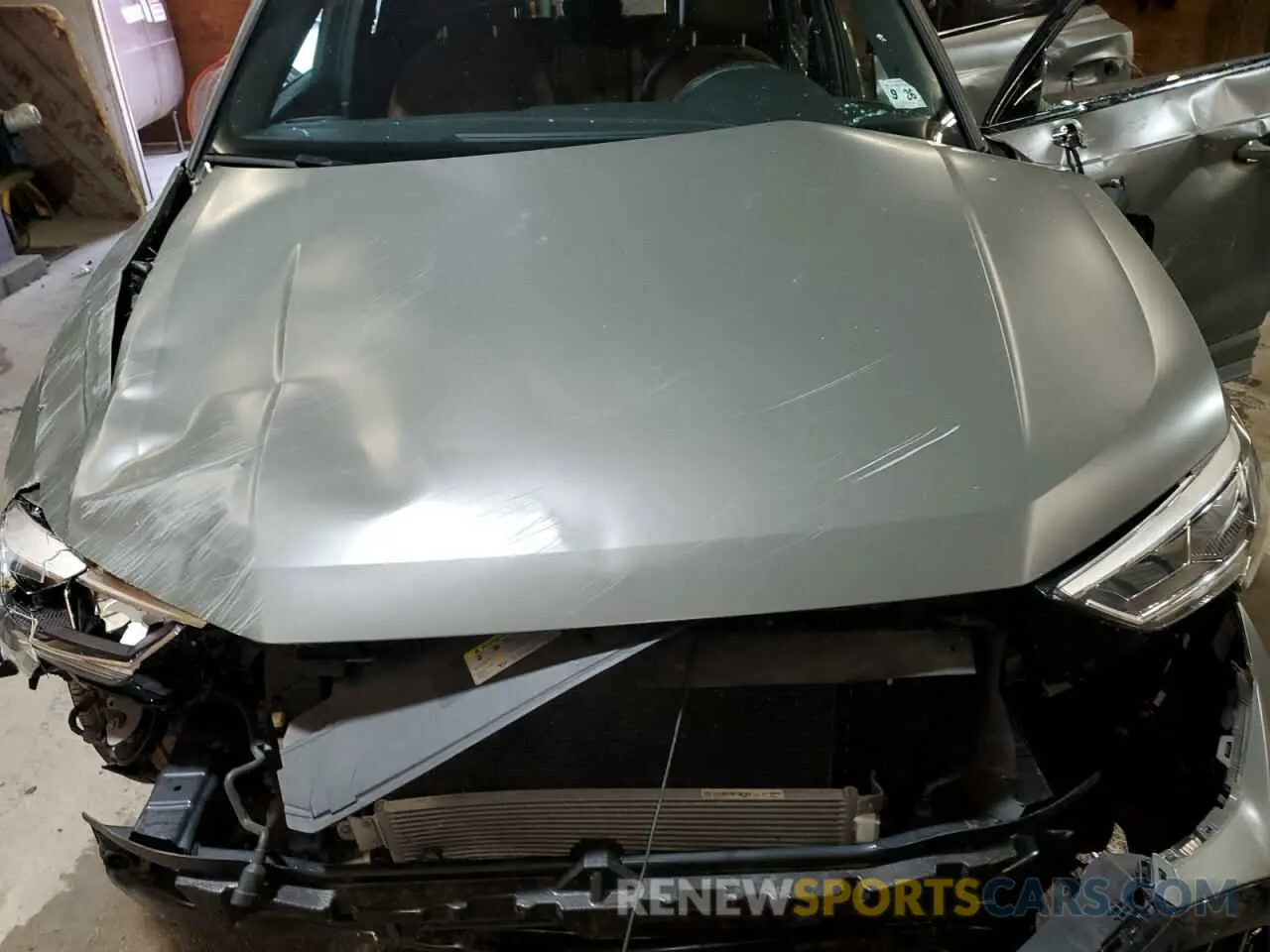 12 Photograph of a damaged car WA1EEDF37N1003974 AUDI Q3 2022