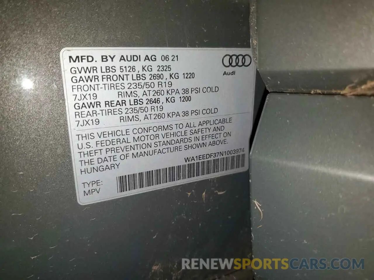 13 Photograph of a damaged car WA1EEDF37N1003974 AUDI Q3 2022