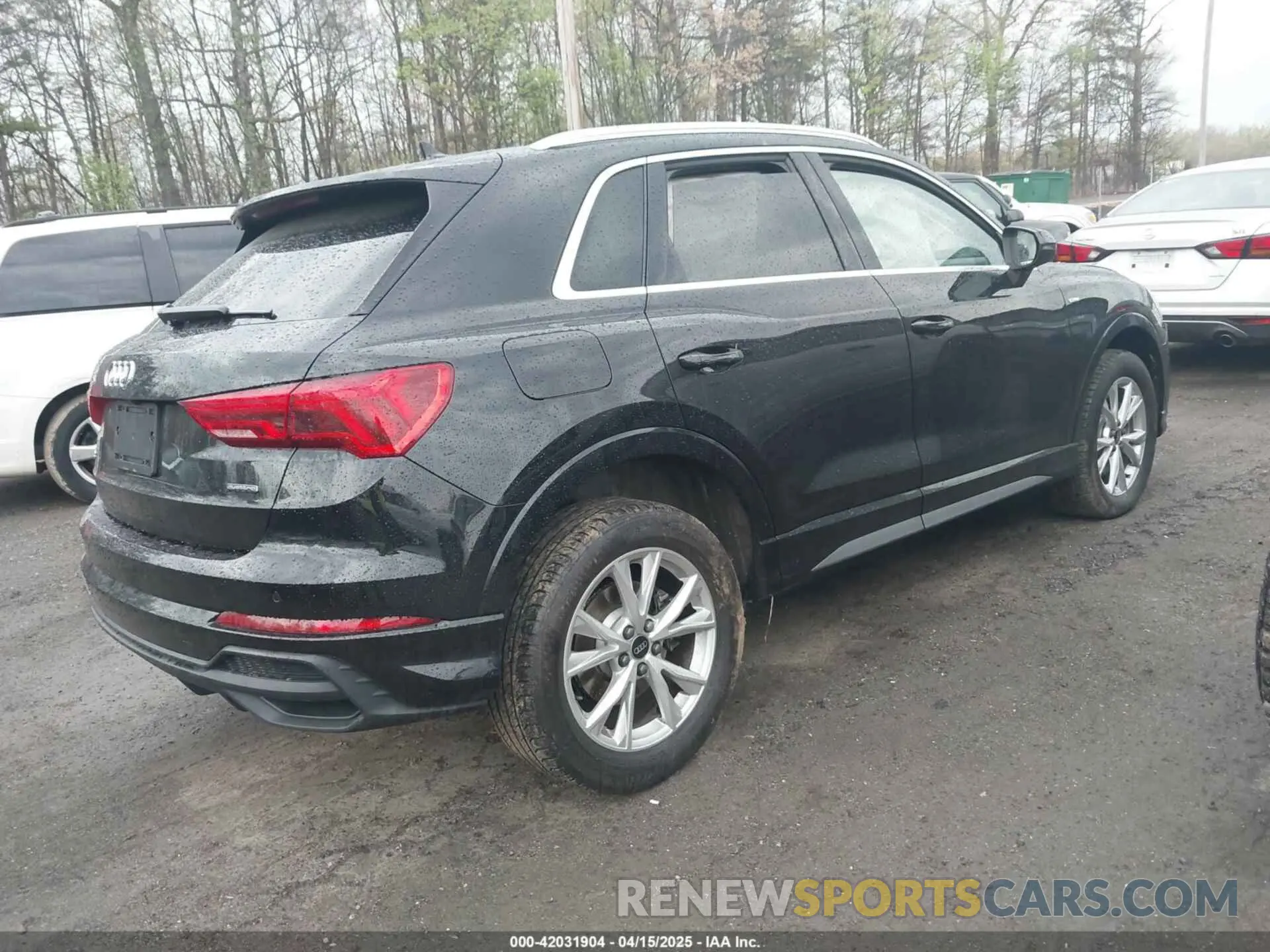 4 Photograph of a damaged car WA1DECF30P1032998 AUDI Q3 2023