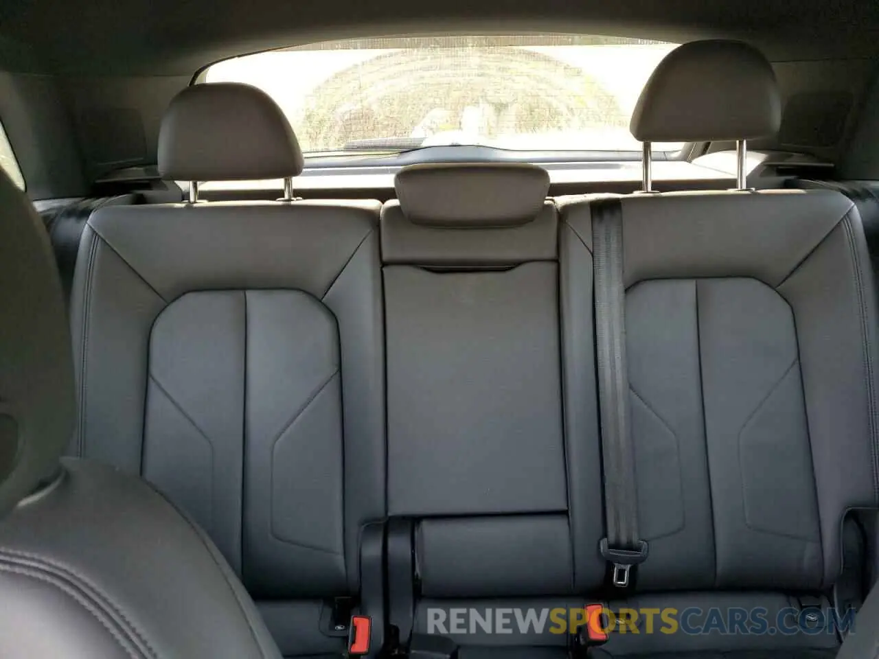 10 Photograph of a damaged car WA1DECF30P1049980 AUDI Q3 2023