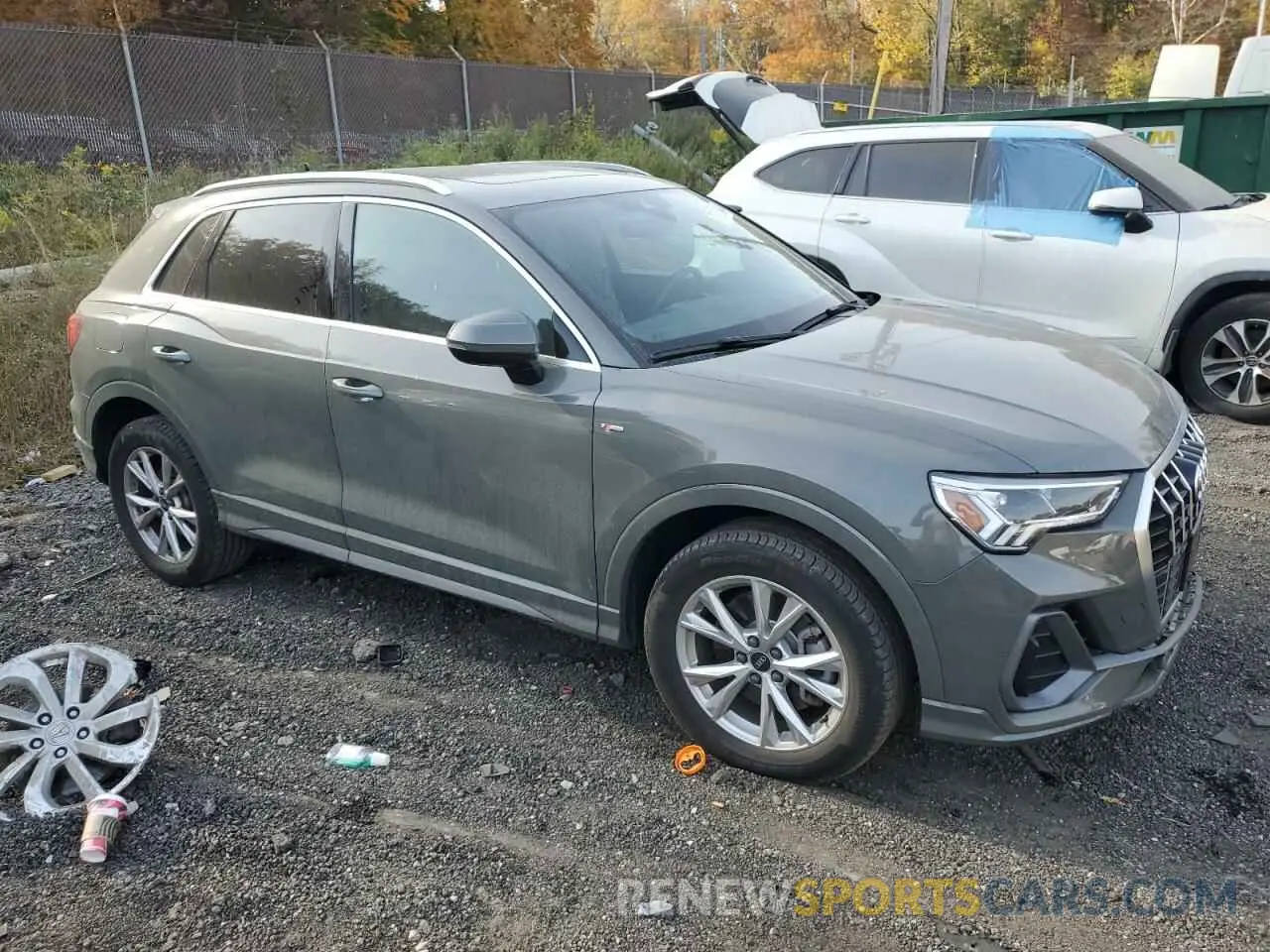 4 Photograph of a damaged car WA1DECF30P1049980 AUDI Q3 2023