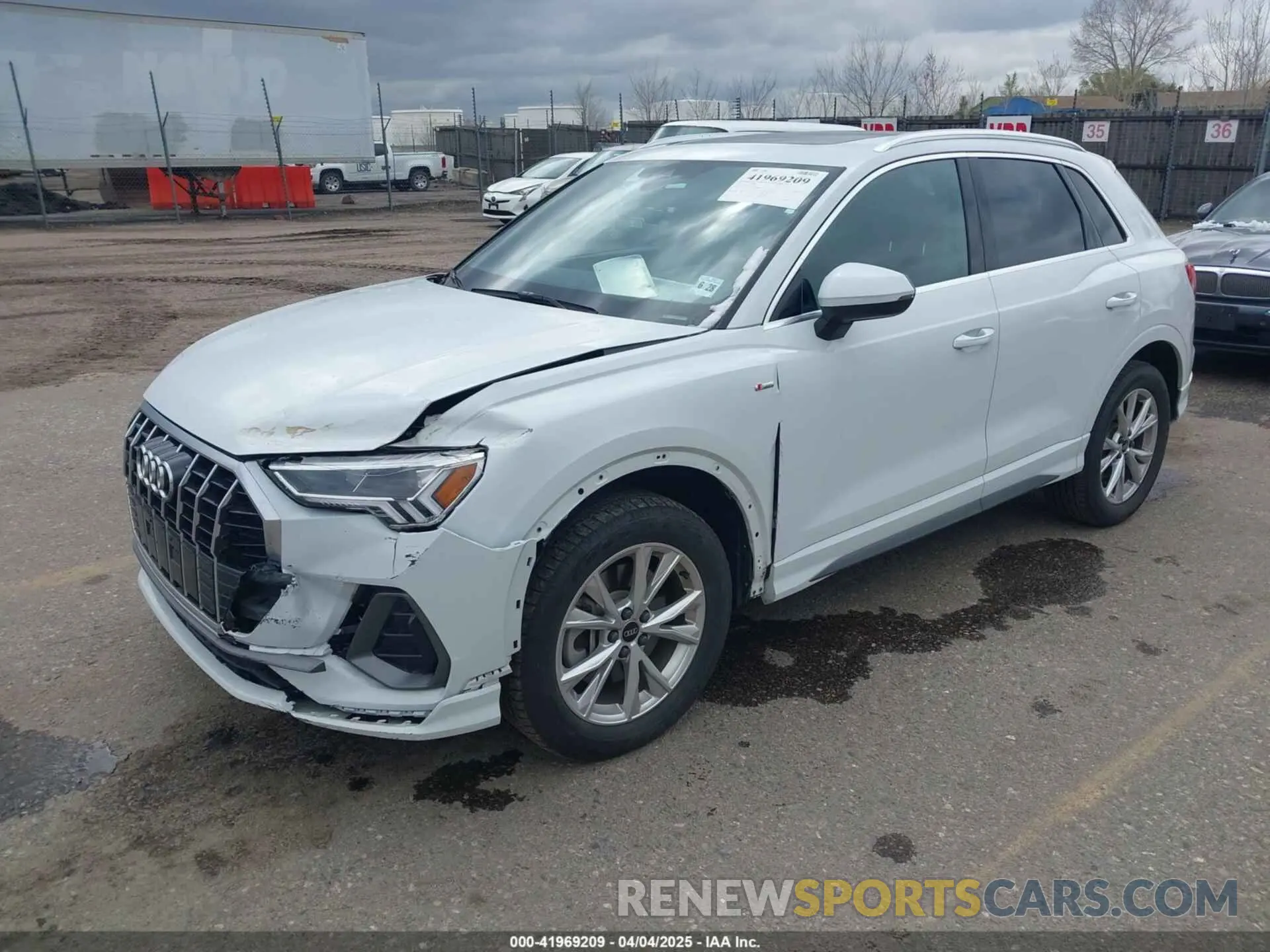 2 Photograph of a damaged car WA1DECF30P1127433 AUDI Q3 2023