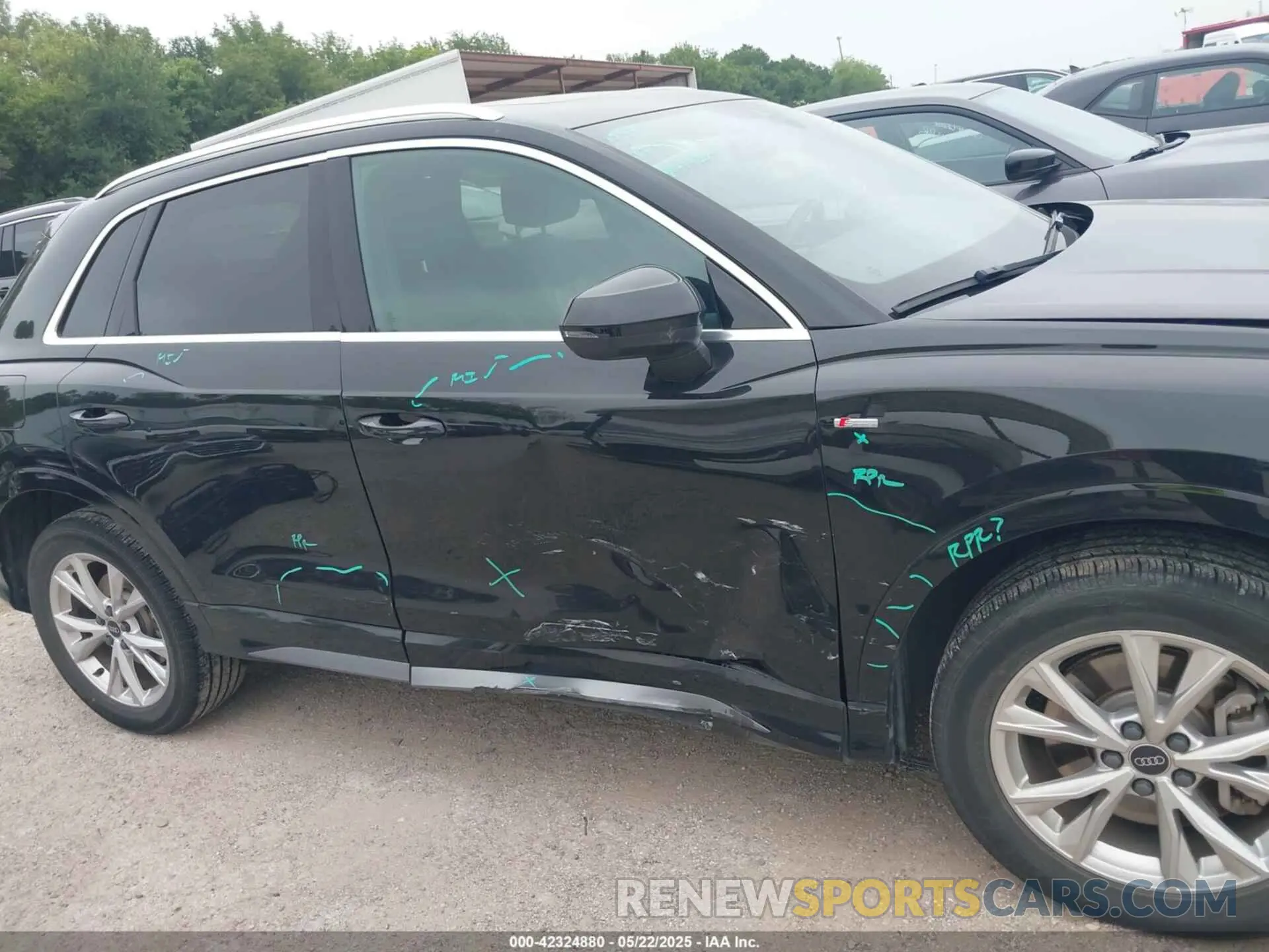 13 Photograph of a damaged car WA1DECF32P1110925 AUDI Q3 2023