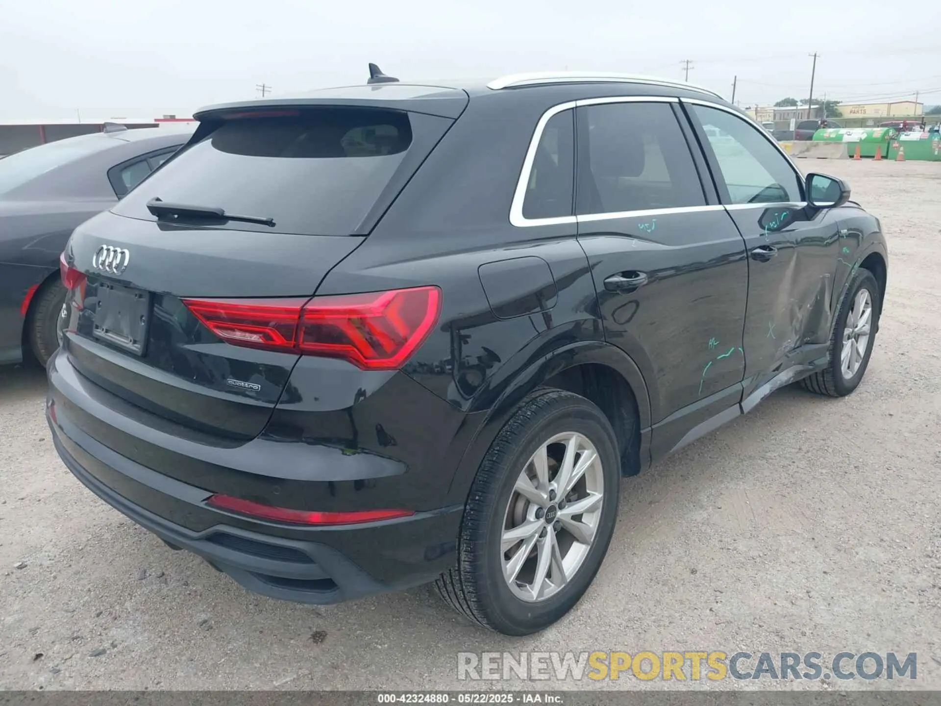 4 Photograph of a damaged car WA1DECF32P1110925 AUDI Q3 2023