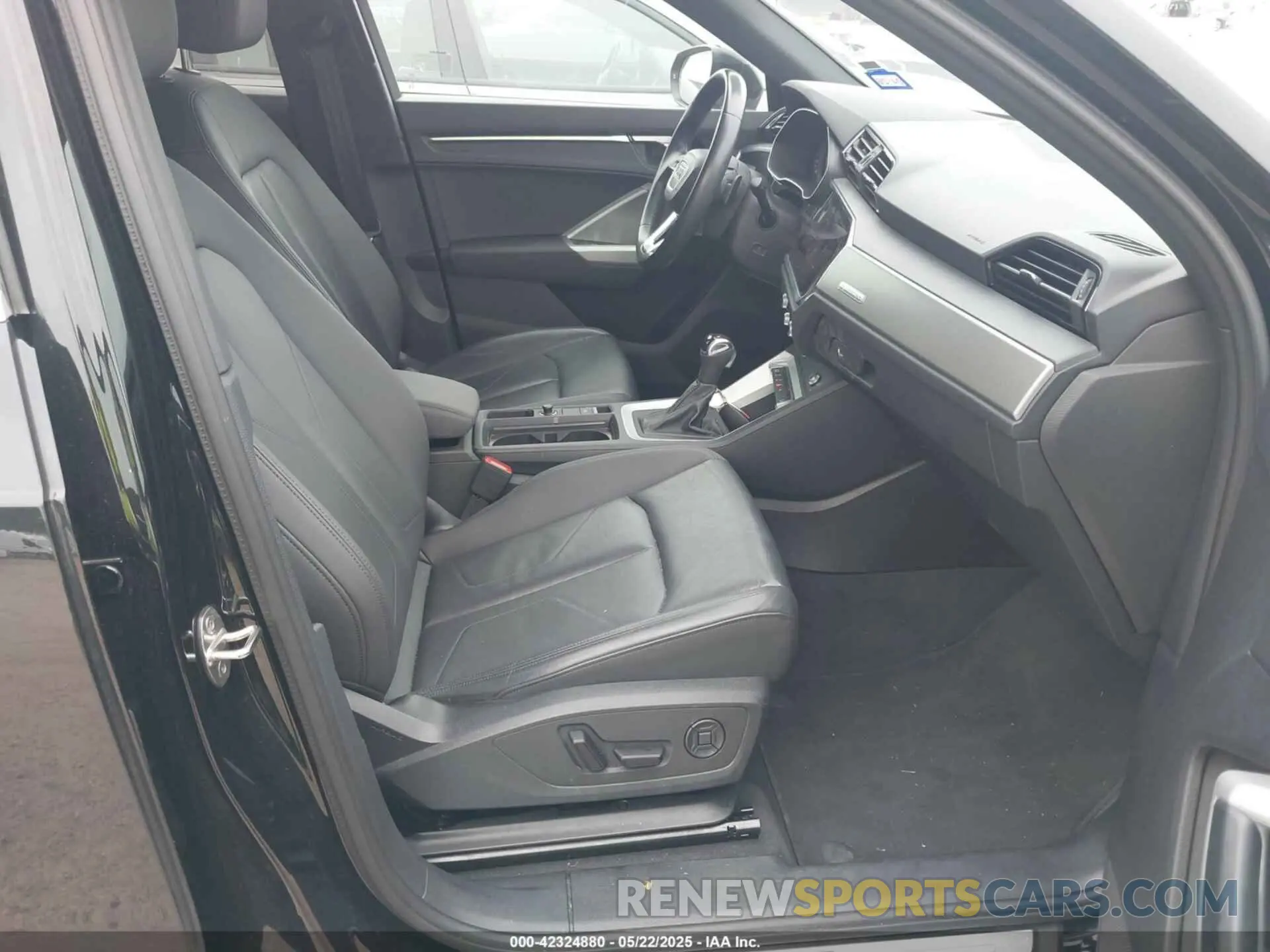 5 Photograph of a damaged car WA1DECF32P1110925 AUDI Q3 2023