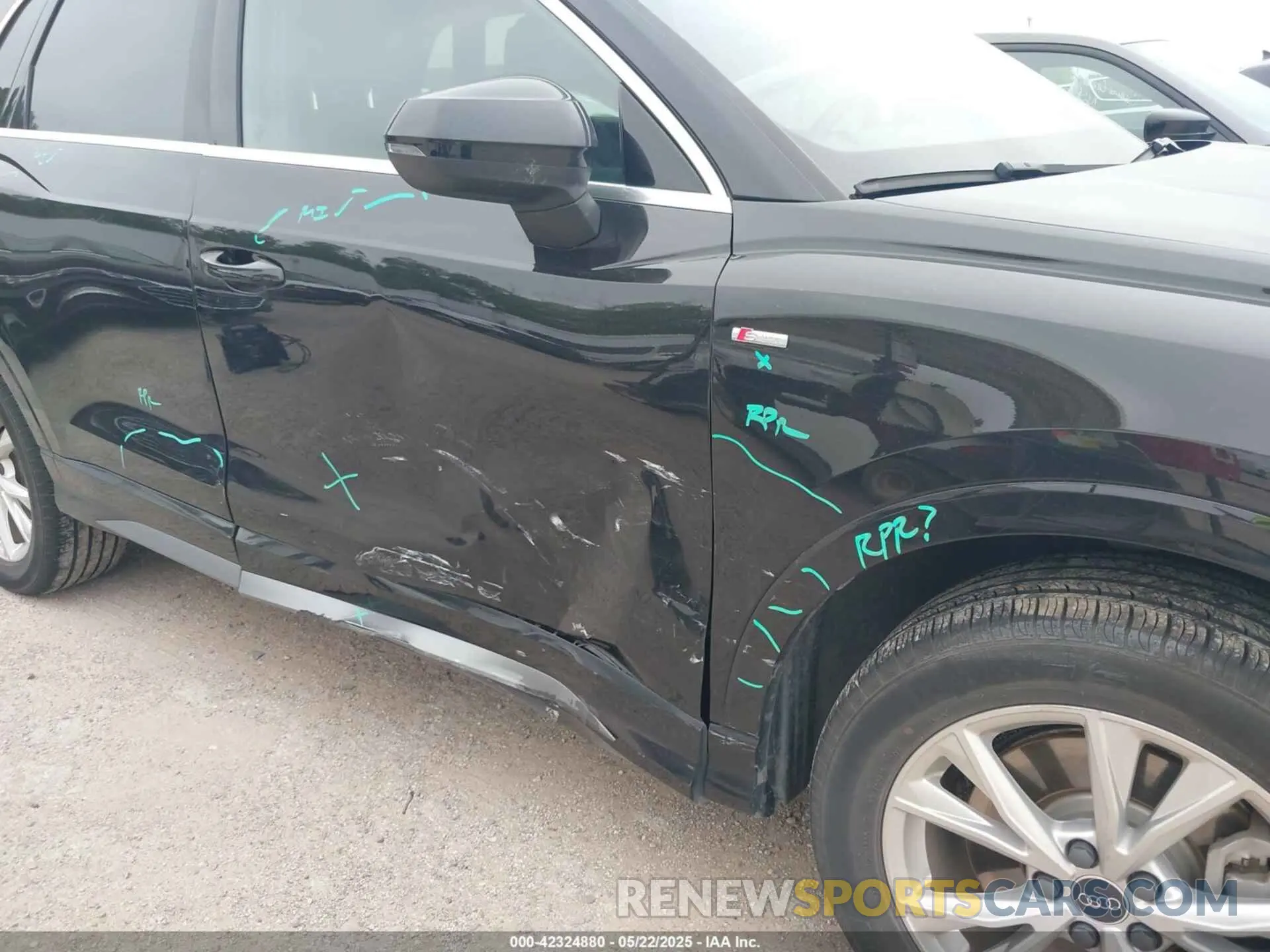 6 Photograph of a damaged car WA1DECF32P1110925 AUDI Q3 2023