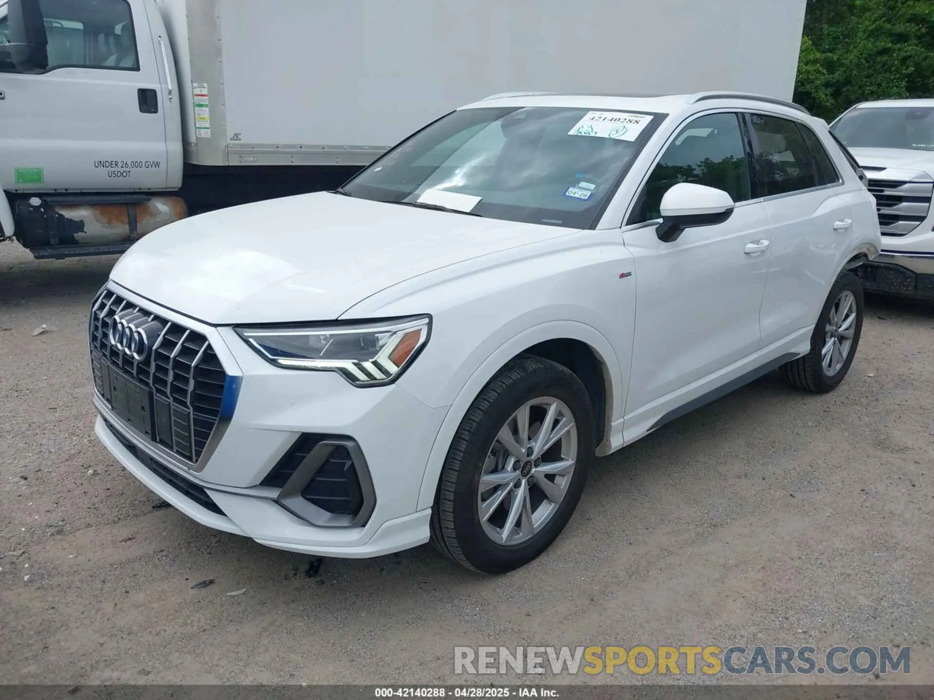 2 Photograph of a damaged car WA1DECF32P1113016 AUDI Q3 2023