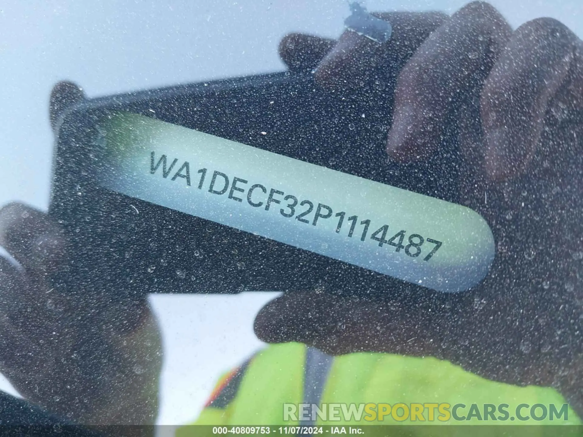 9 Photograph of a damaged car WA1DECF32P1114487 AUDI Q3 2023