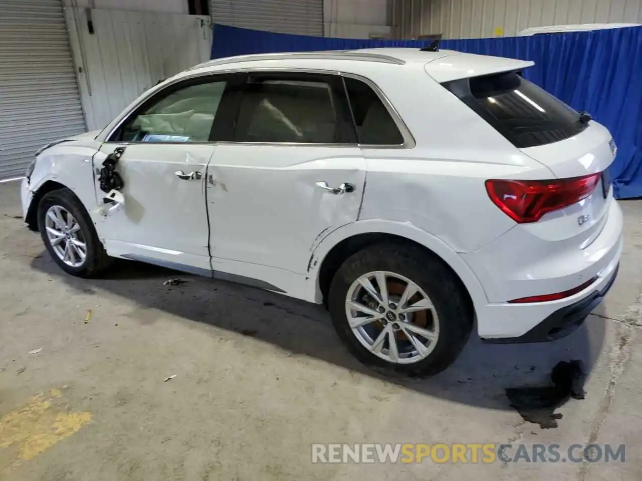 2 Photograph of a damaged car WA1DECF33P1081533 AUDI Q3 2023