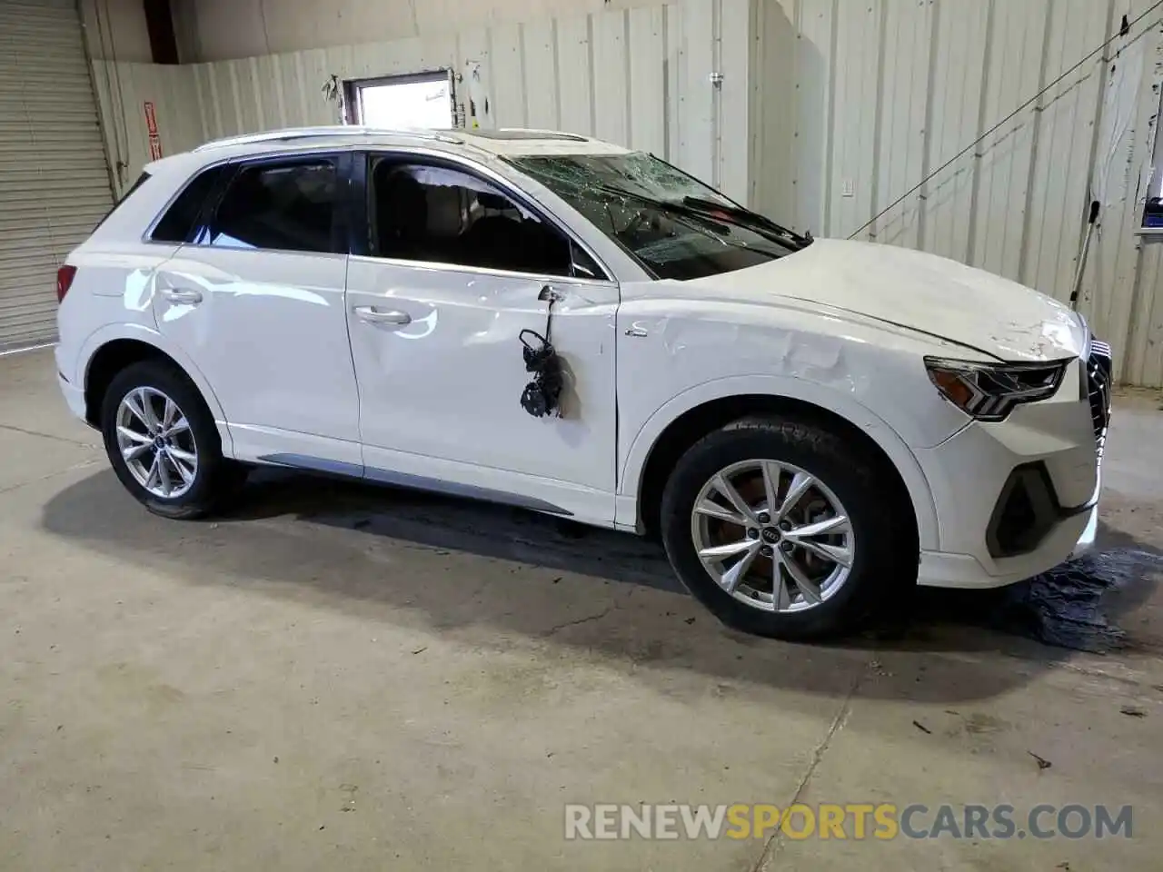 4 Photograph of a damaged car WA1DECF33P1081533 AUDI Q3 2023