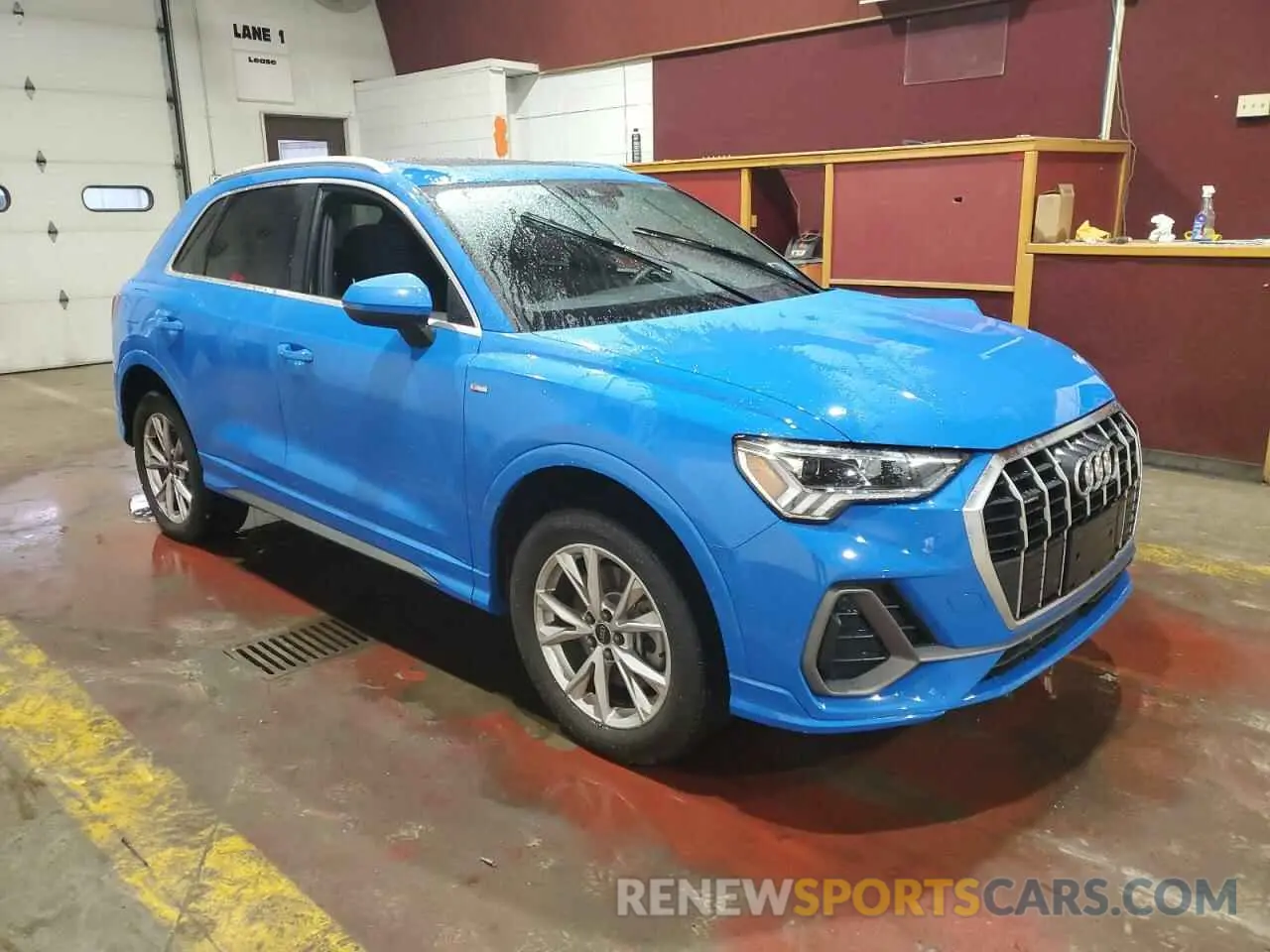 4 Photograph of a damaged car WA1DECF33P1105913 AUDI Q3 2023