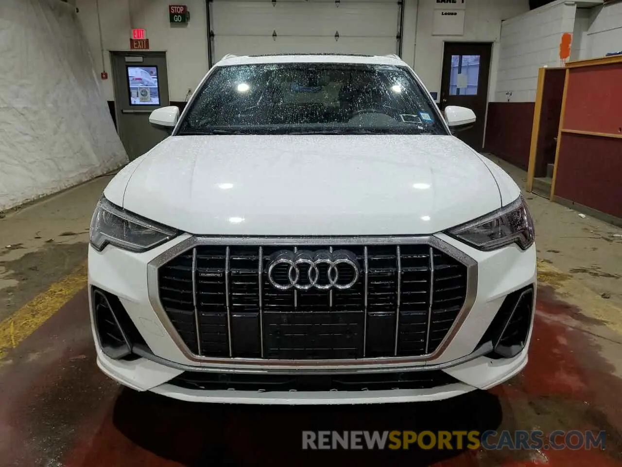 5 Photograph of a damaged car WA1DECF33P1107239 AUDI Q3 2023