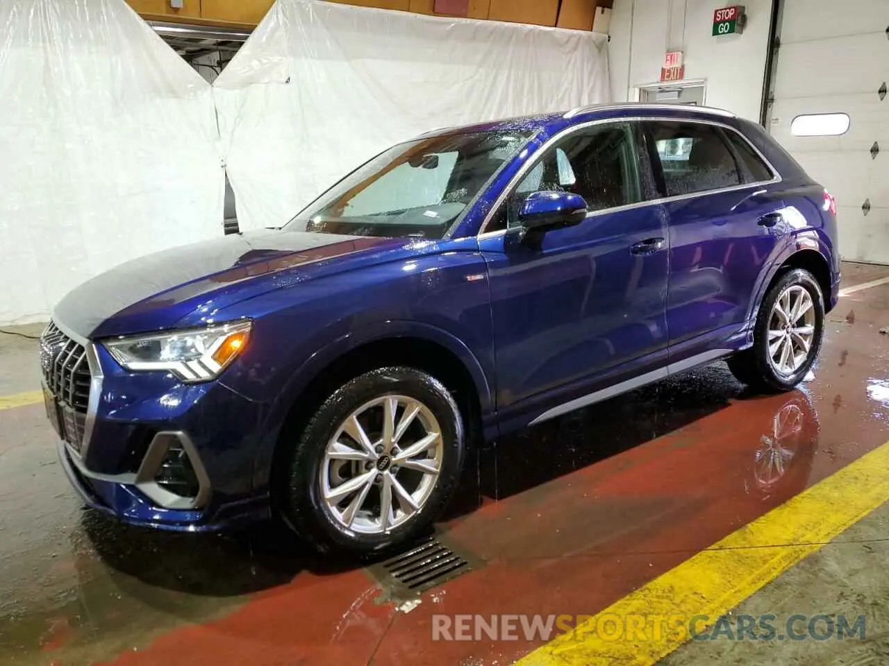 1 Photograph of a damaged car WA1DECF33P1129046 AUDI Q3 2023