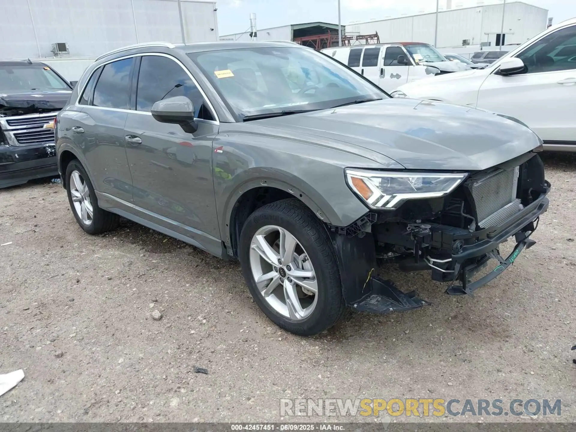 1 Photograph of a damaged car WA1DECF34P1104737 AUDI Q3 2023