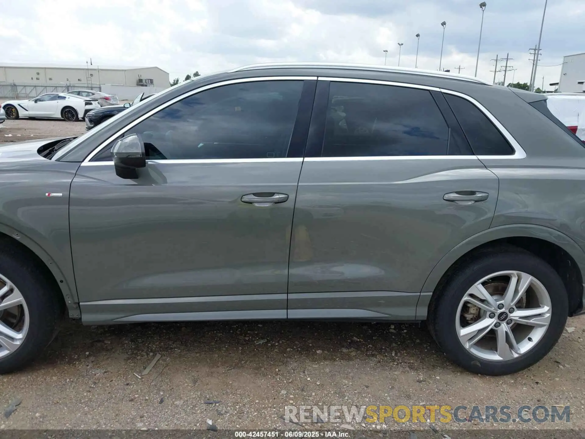 15 Photograph of a damaged car WA1DECF34P1104737 AUDI Q3 2023