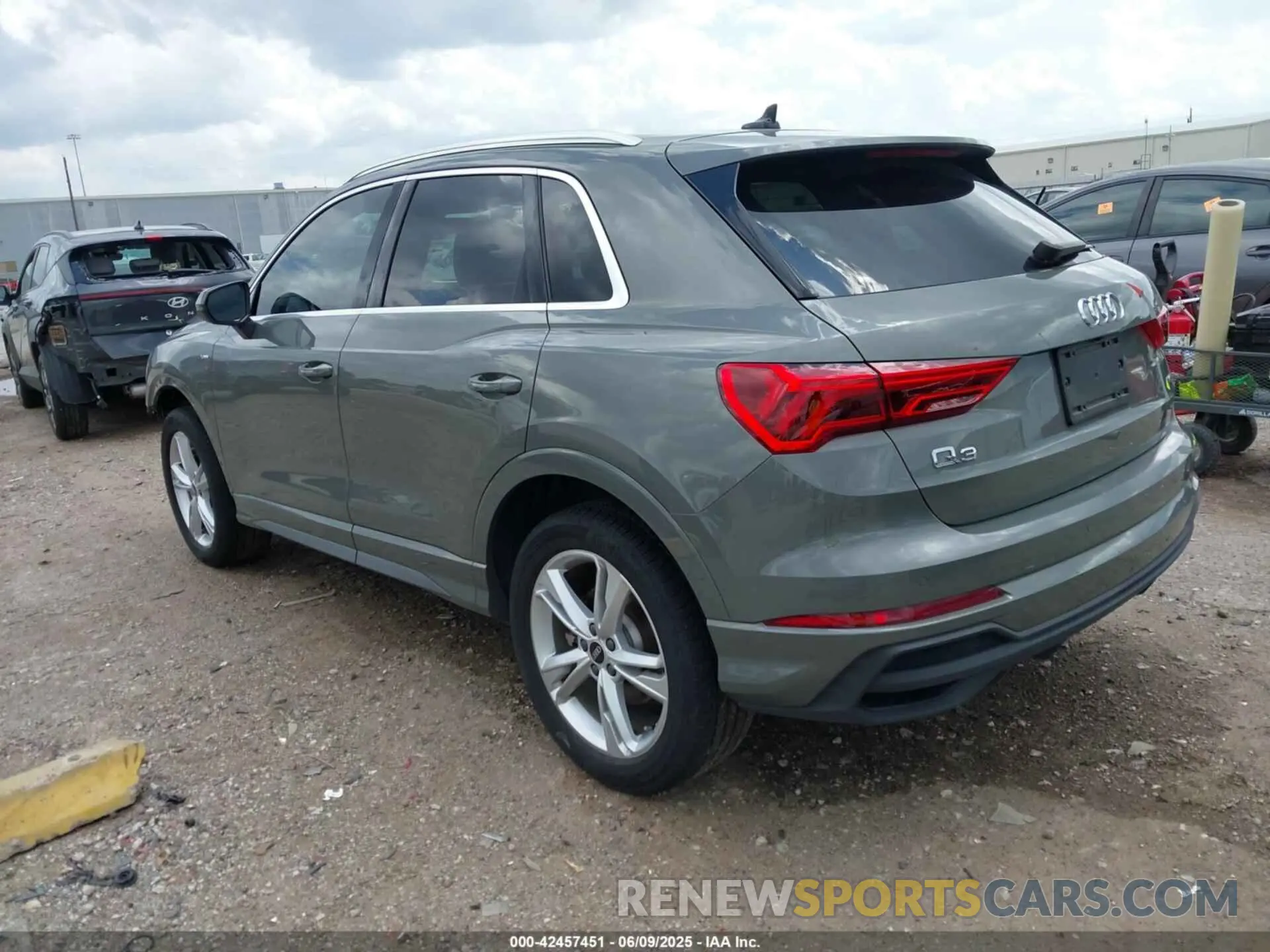 3 Photograph of a damaged car WA1DECF34P1104737 AUDI Q3 2023