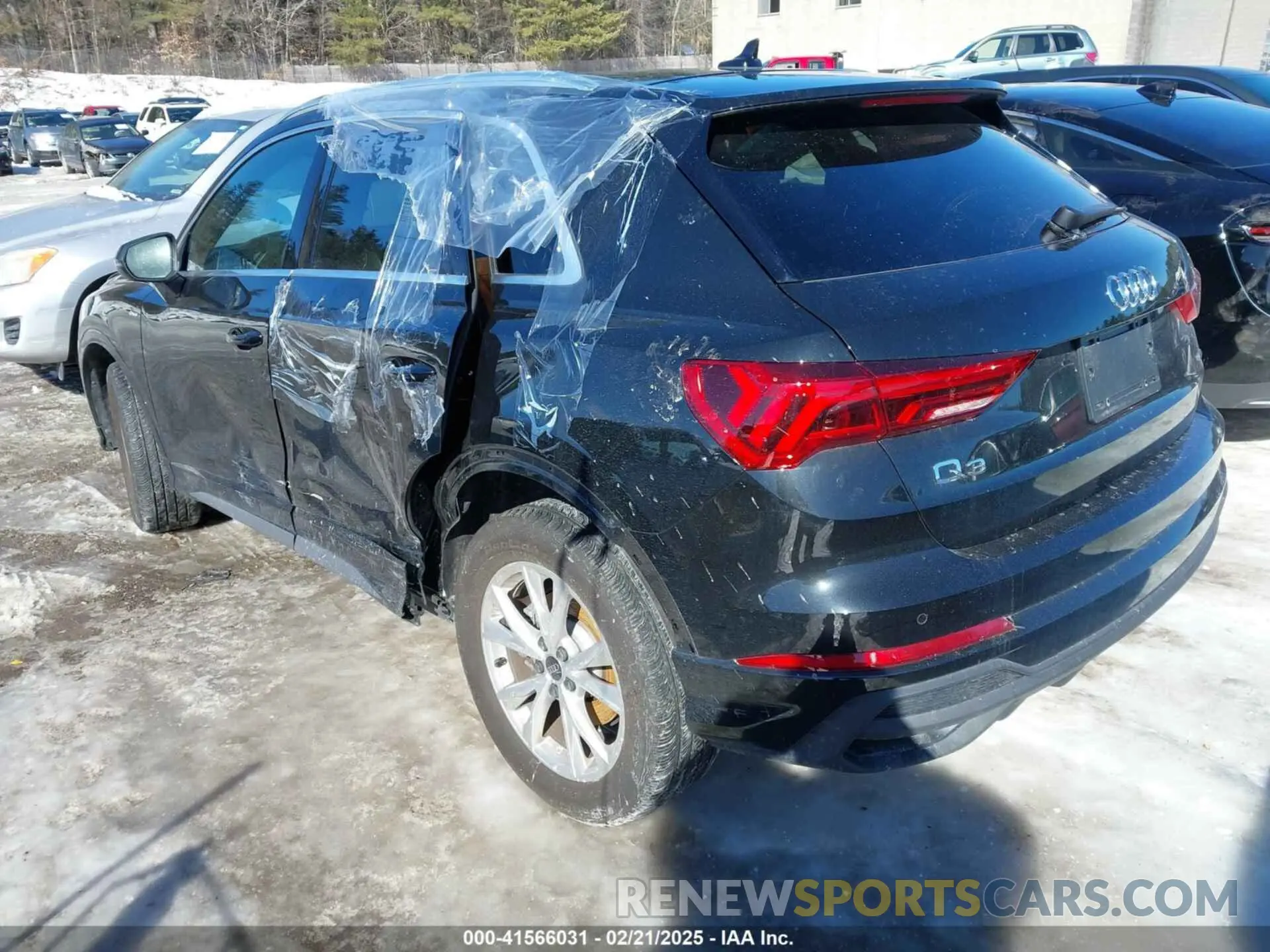 3 Photograph of a damaged car WA1DECF34P1143148 AUDI Q3 2023