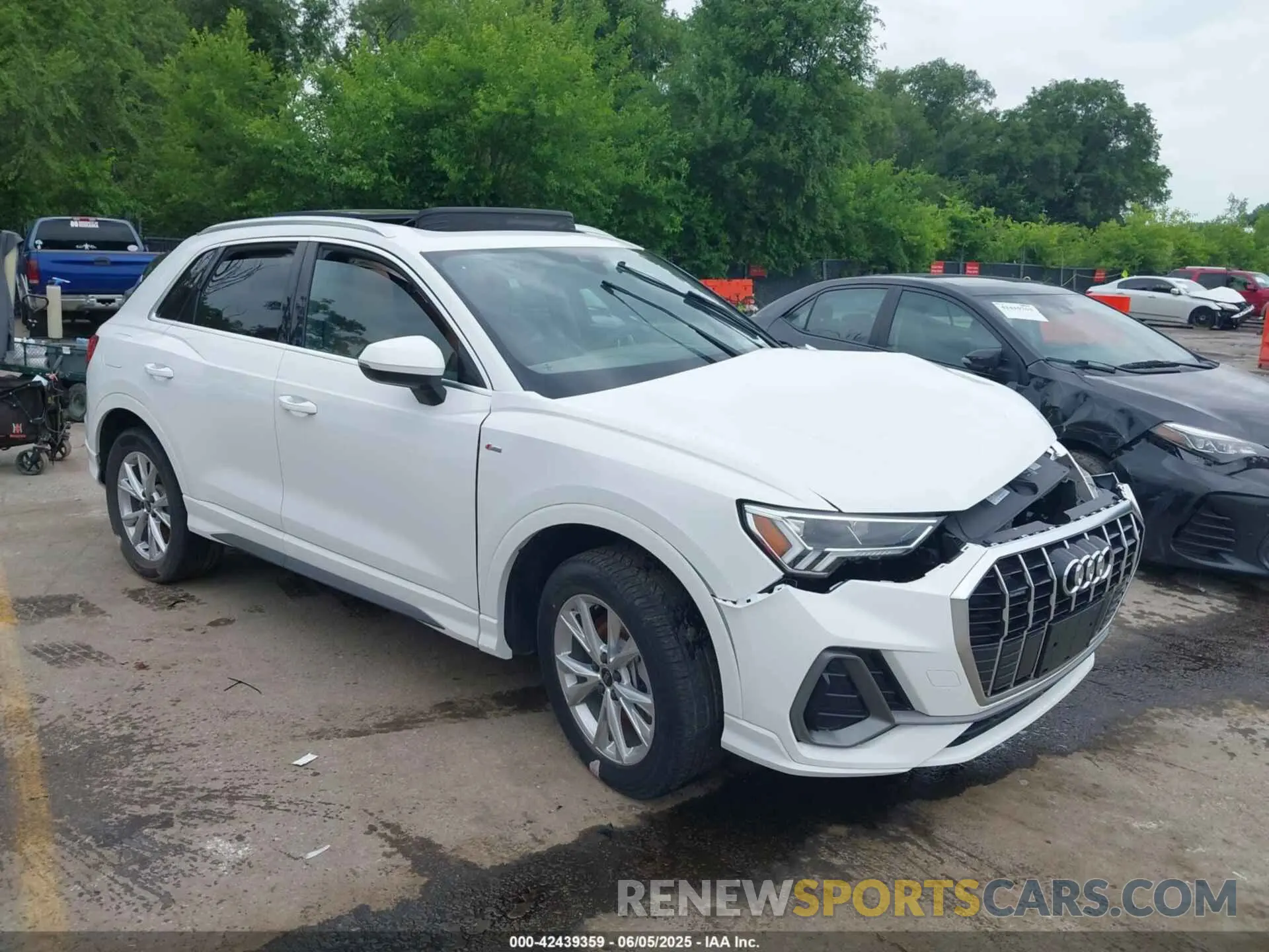 1 Photograph of a damaged car WA1DECF35P1093442 AUDI Q3 2023