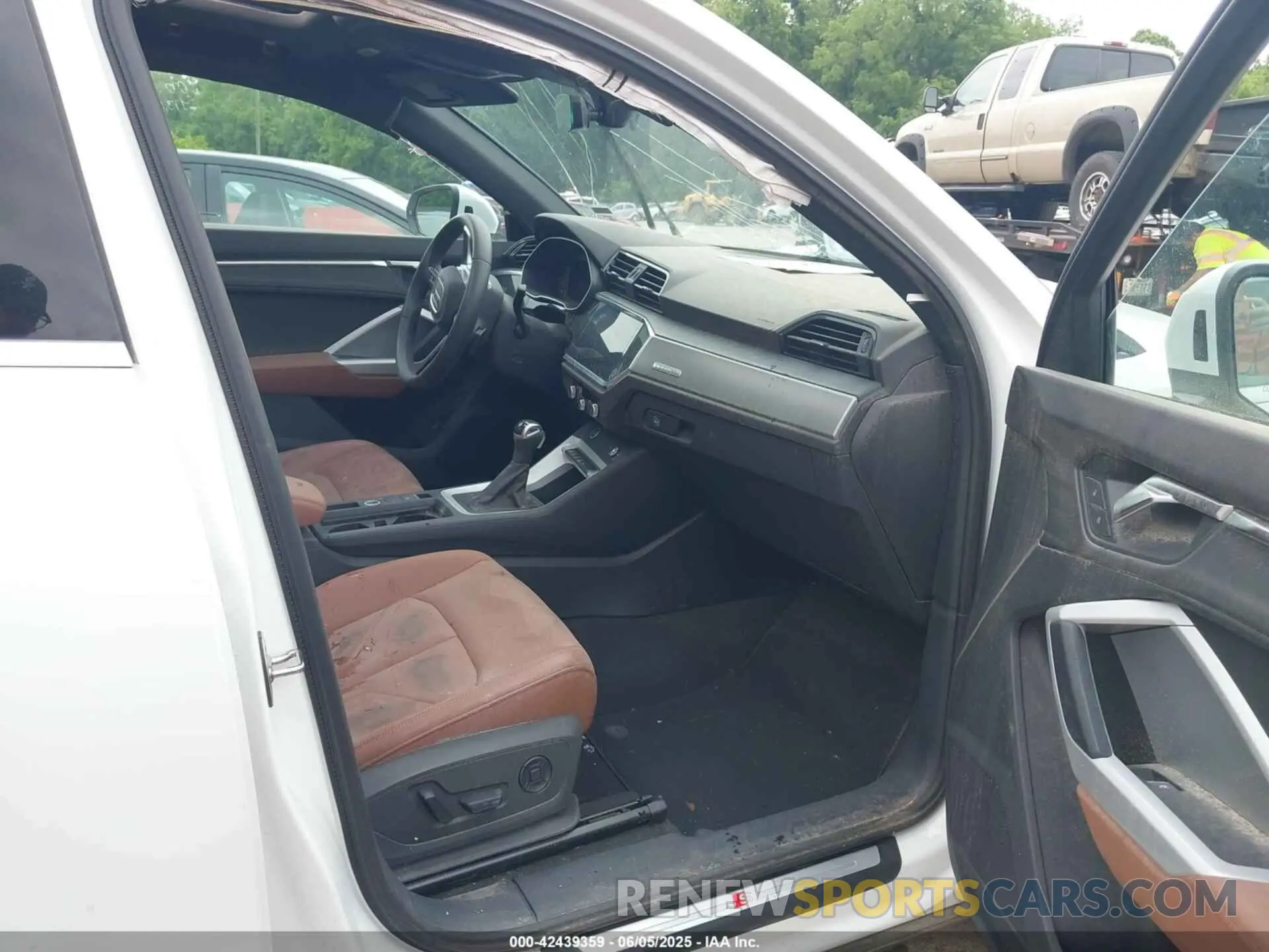 5 Photograph of a damaged car WA1DECF35P1093442 AUDI Q3 2023