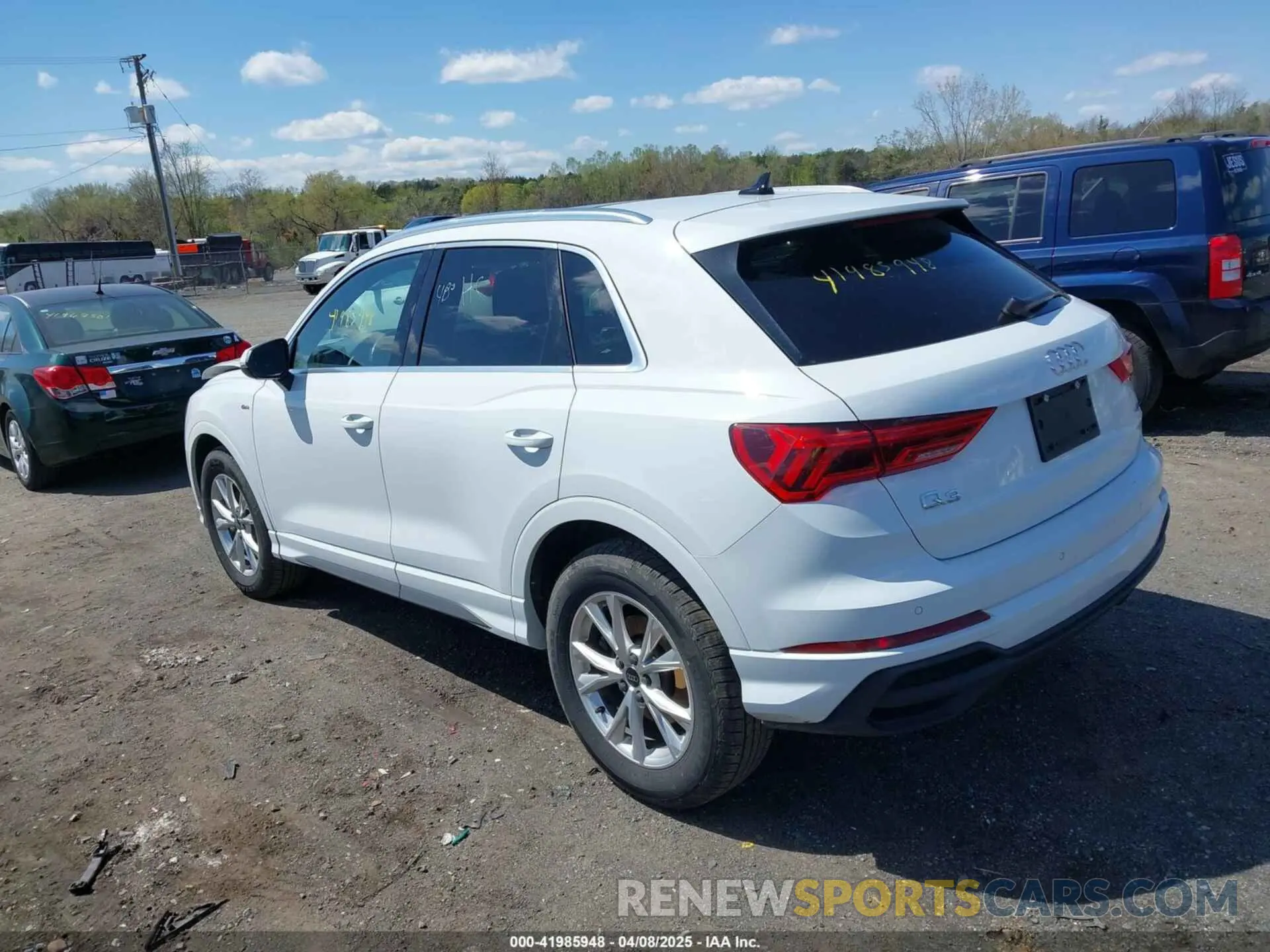3 Photograph of a damaged car WA1DECF35P1132966 AUDI Q3 2023
