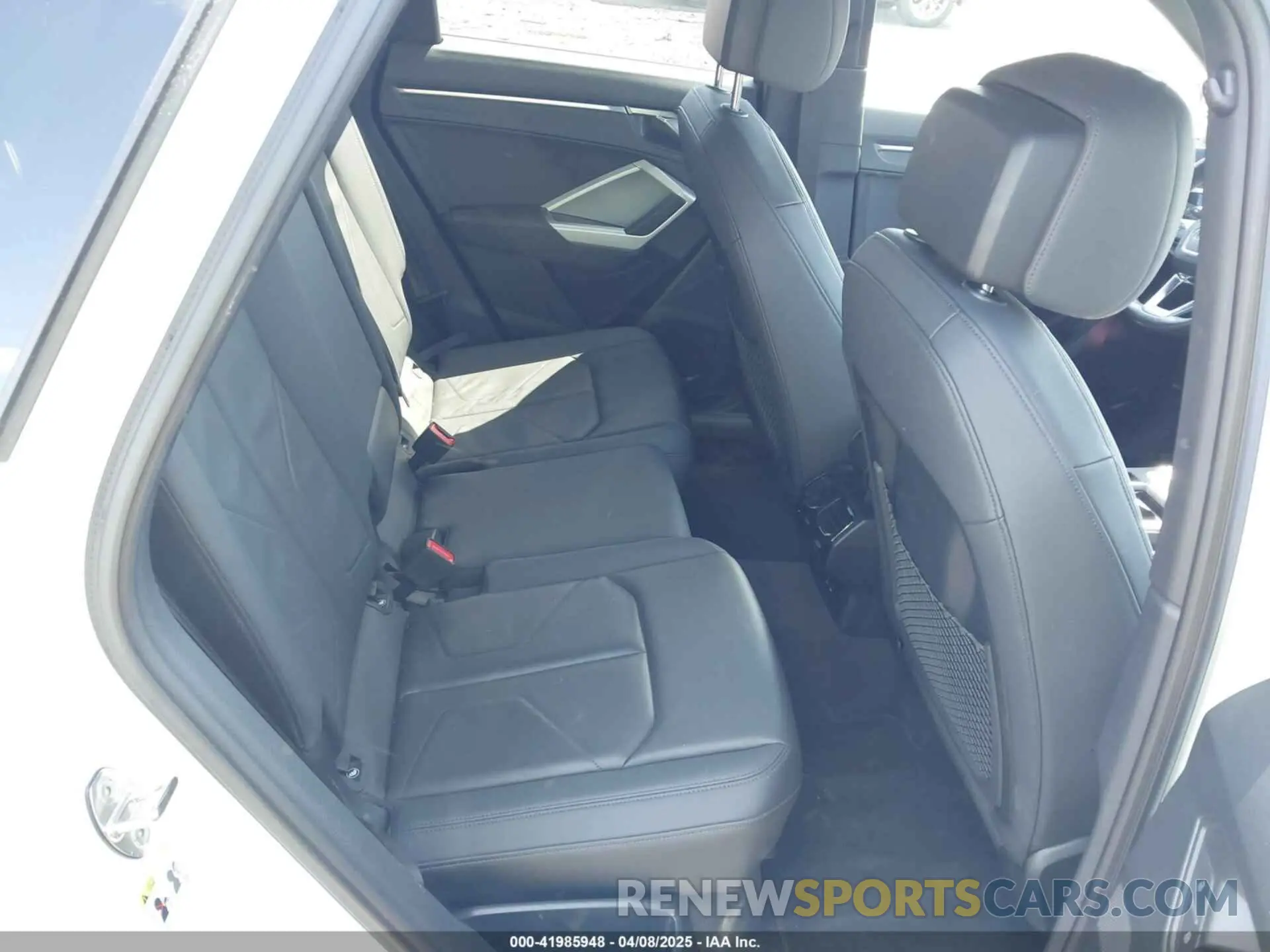 8 Photograph of a damaged car WA1DECF35P1132966 AUDI Q3 2023