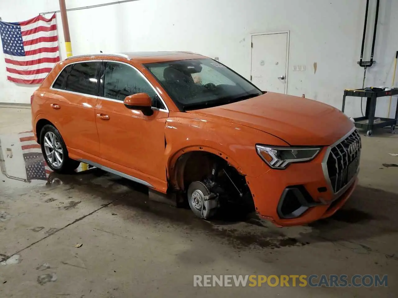 4 Photograph of a damaged car WA1DECF36P1128036 AUDI Q3 2023