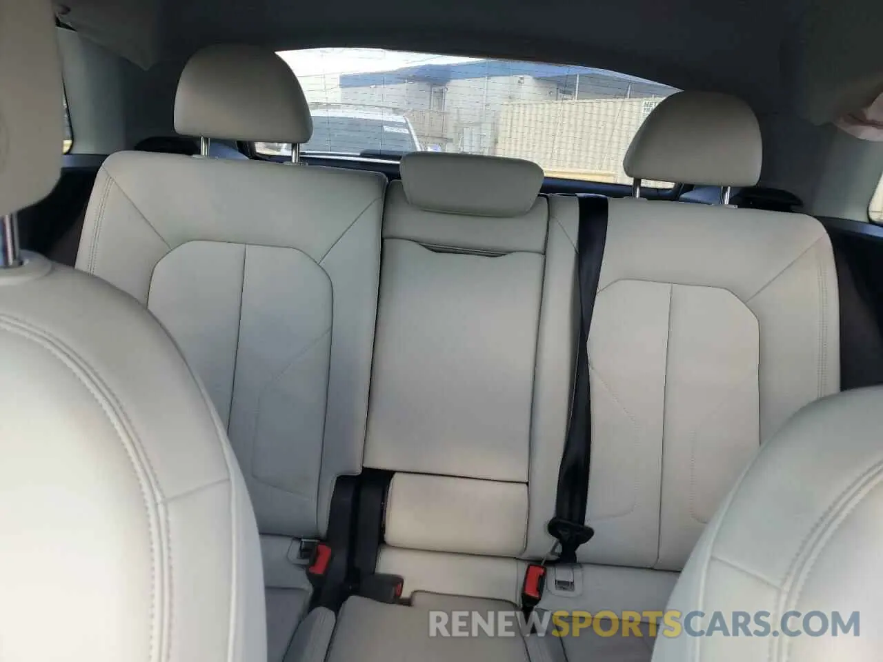 10 Photograph of a damaged car WA1DECF37P1143659 AUDI Q3 2023