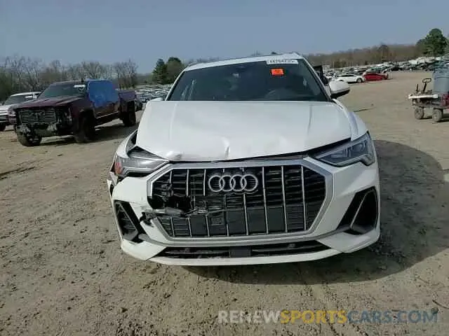 12 Photograph of a damaged car WA1DECF38P1040315 AUDI Q3 2023