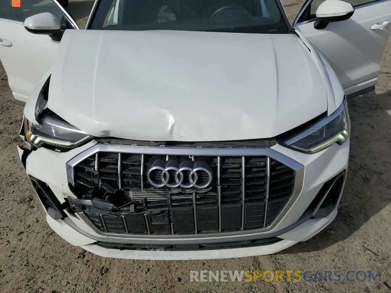13 Photograph of a damaged car WA1DECF38P1040315 AUDI Q3 2023