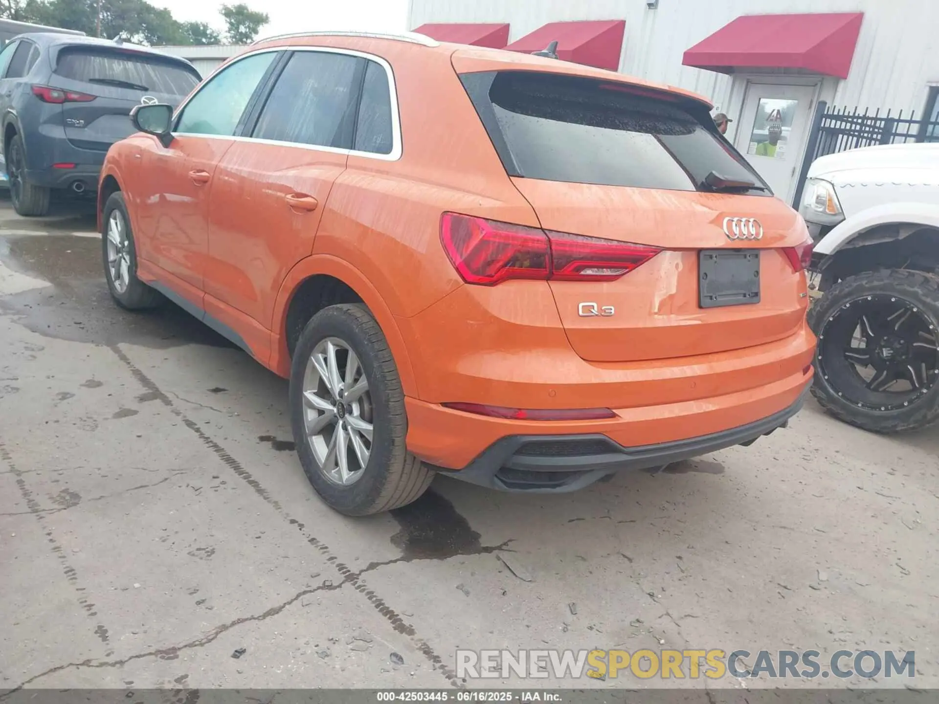 3 Photograph of a damaged car WA1DECF38P1129821 AUDI Q3 2023