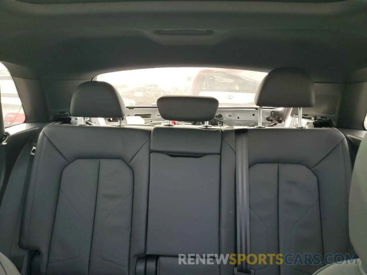 10 Photograph of a damaged car WA1DECF3XP1047508 AUDI Q3 2023