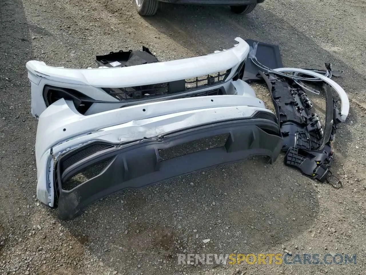13 Photograph of a damaged car WA1DECF3XP1047508 AUDI Q3 2023