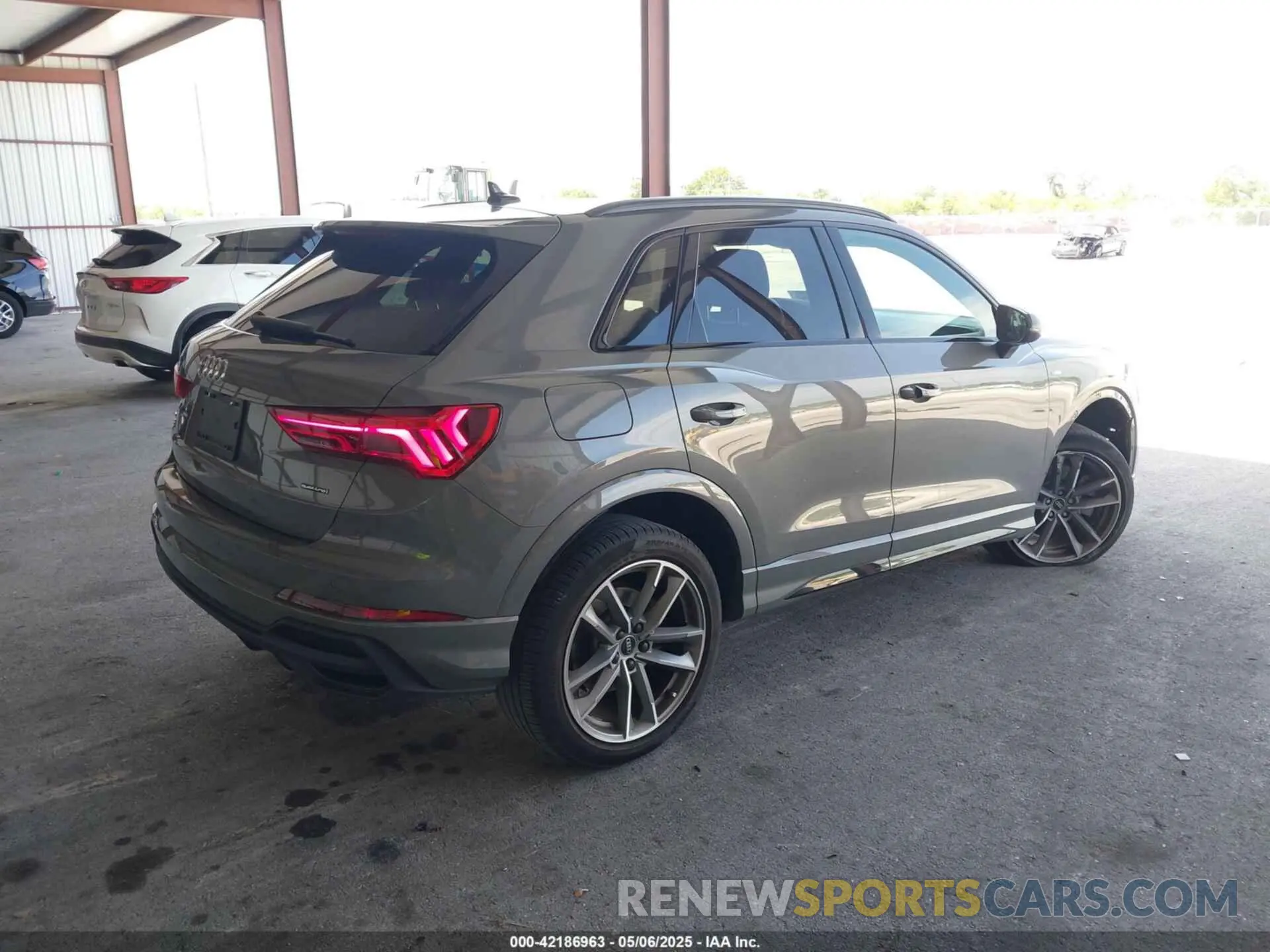 4 Photograph of a damaged car WA1DECF3XP1047685 AUDI Q3 2023