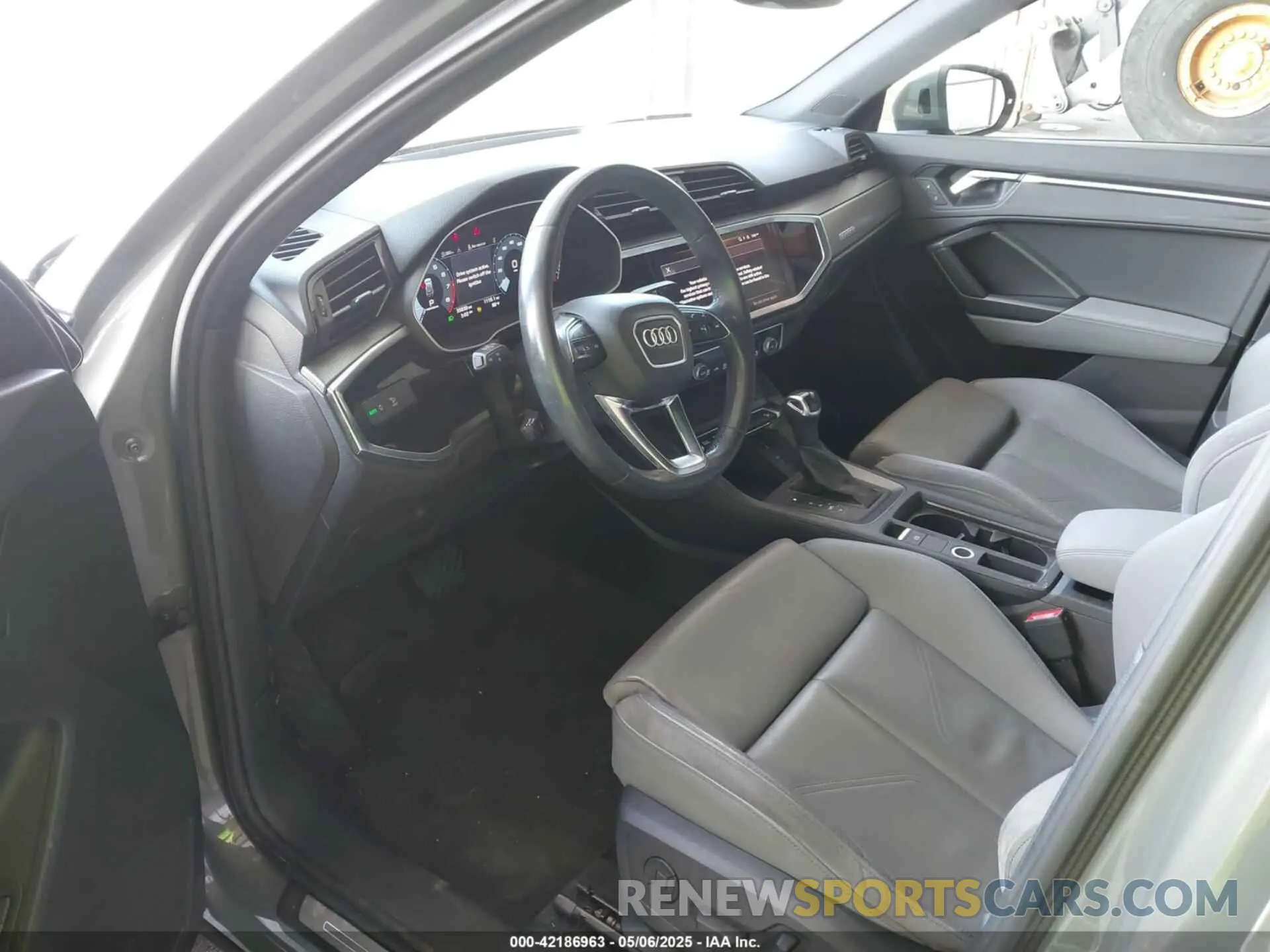 5 Photograph of a damaged car WA1DECF3XP1047685 AUDI Q3 2023