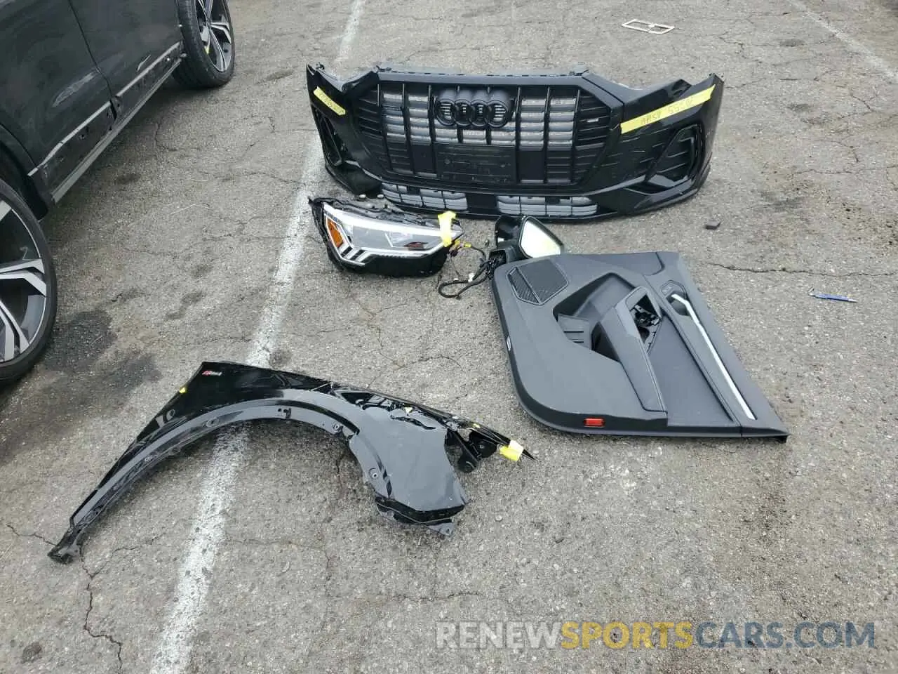 13 Photograph of a damaged car WA1EECF32P1022641 AUDI Q3 2023
