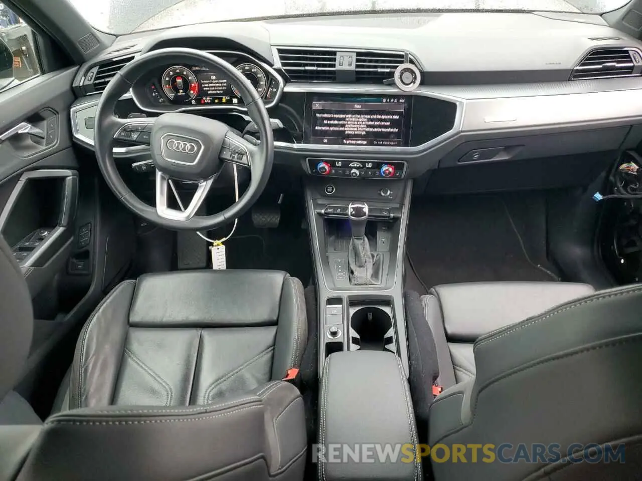 8 Photograph of a damaged car WA1EECF32P1022641 AUDI Q3 2023
