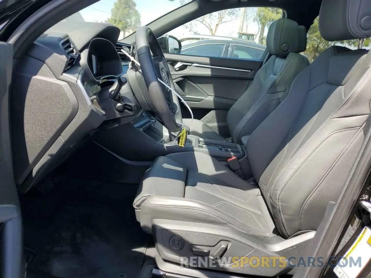 7 Photograph of a damaged car WA1EECF32P1119029 AUDI Q3 2023