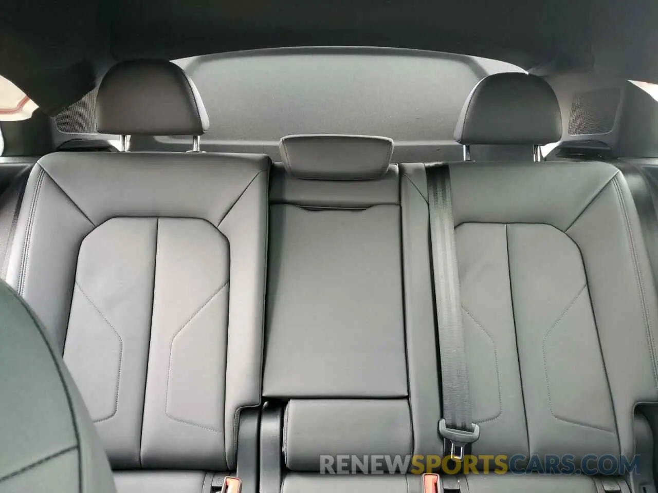 10 Photograph of a damaged car WA1EECF33P1037116 AUDI Q3 2023