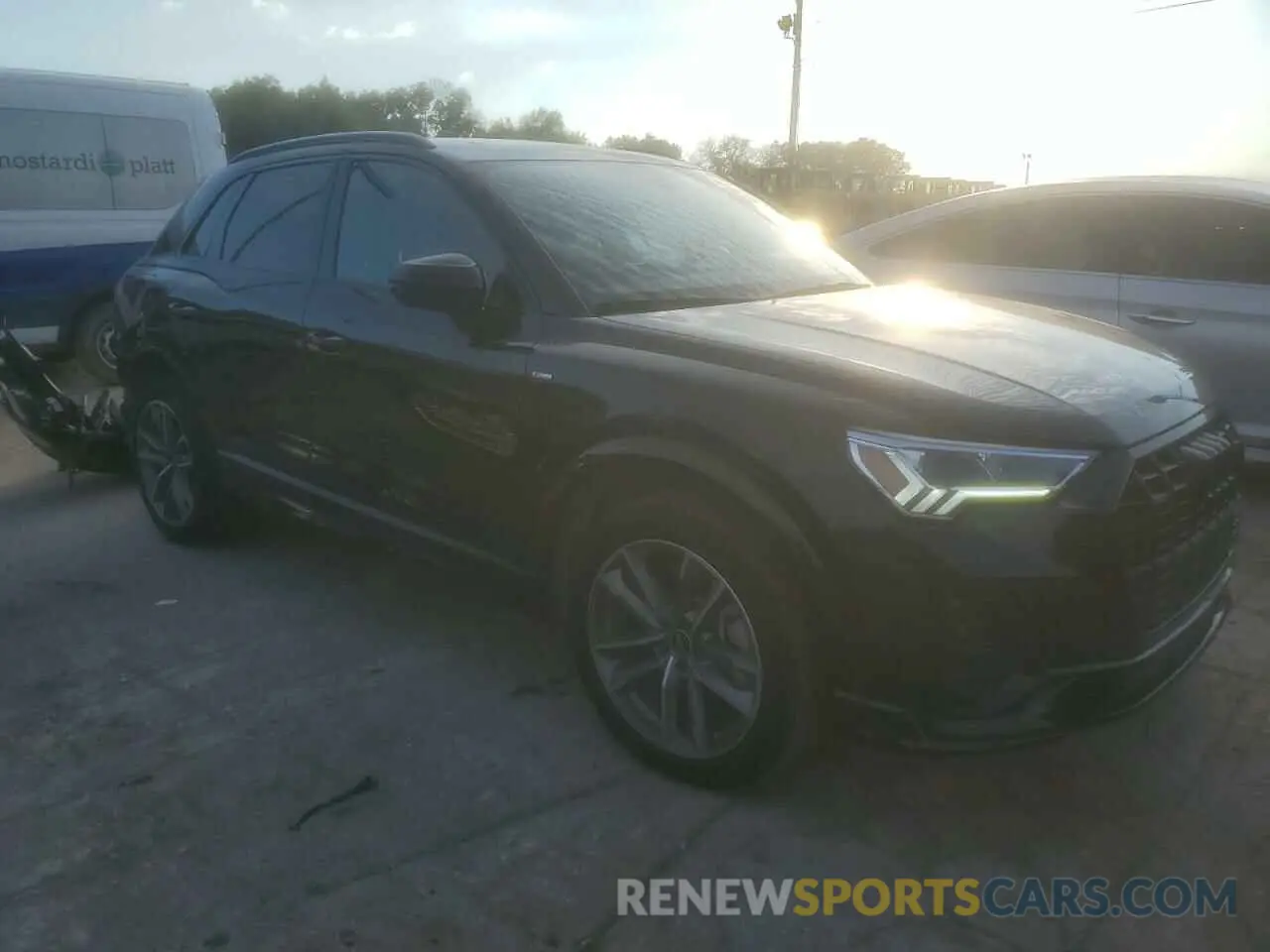 4 Photograph of a damaged car WA1EECF36P1111645 AUDI Q3 2023