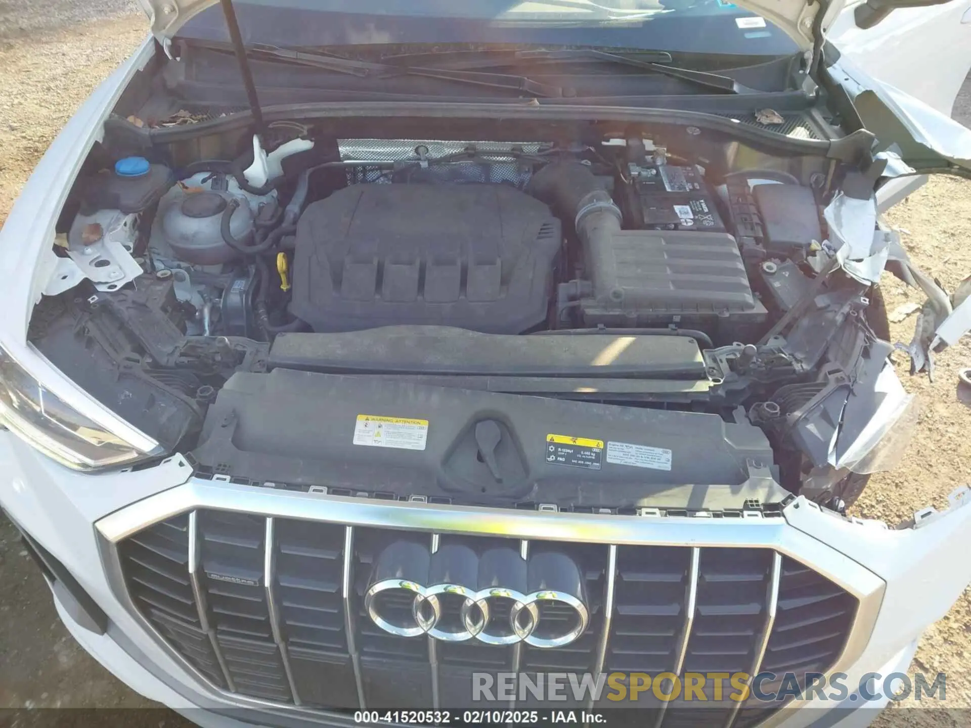 10 Photograph of a damaged car WA1EECF37P1025146 AUDI Q3 2023