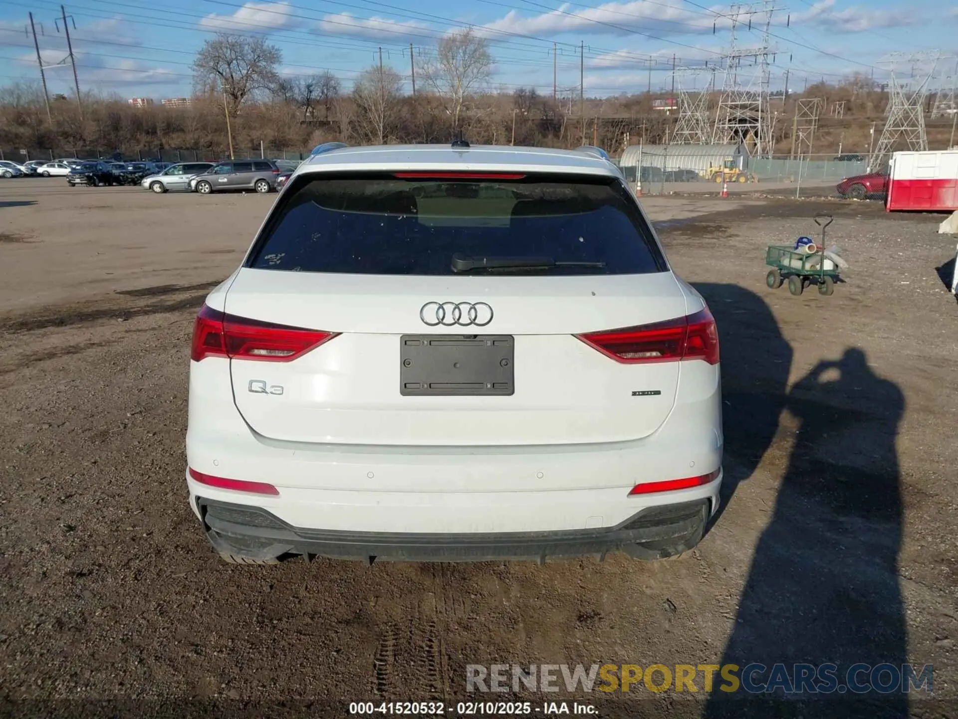 16 Photograph of a damaged car WA1EECF37P1025146 AUDI Q3 2023