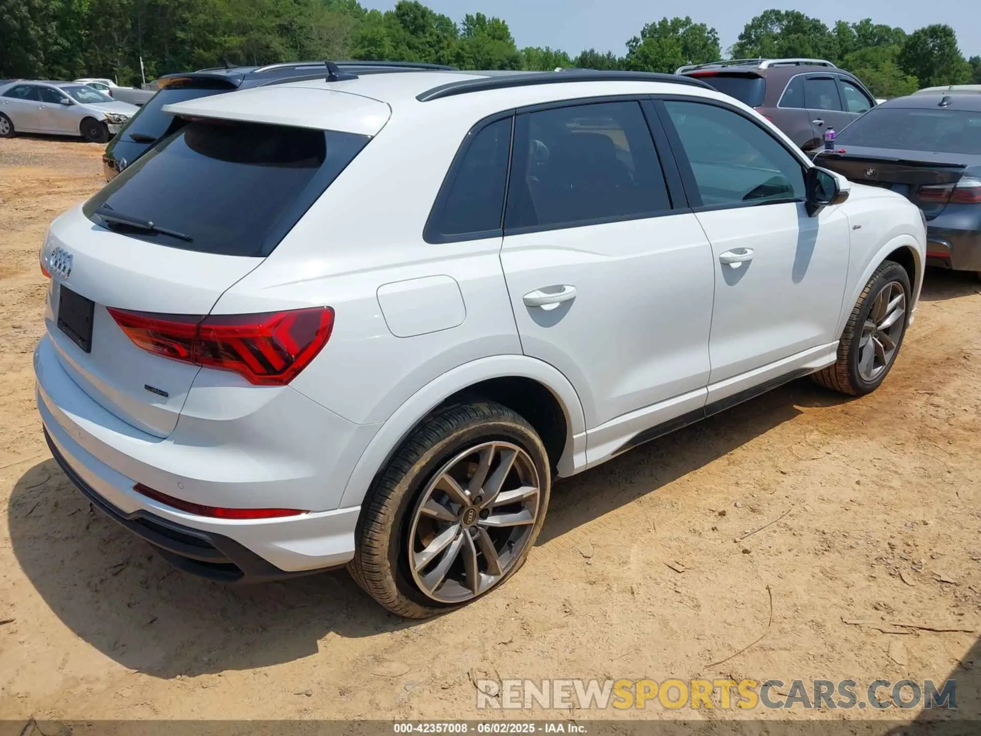4 Photograph of a damaged car WA1EECF37P1118779 AUDI Q3 2023
