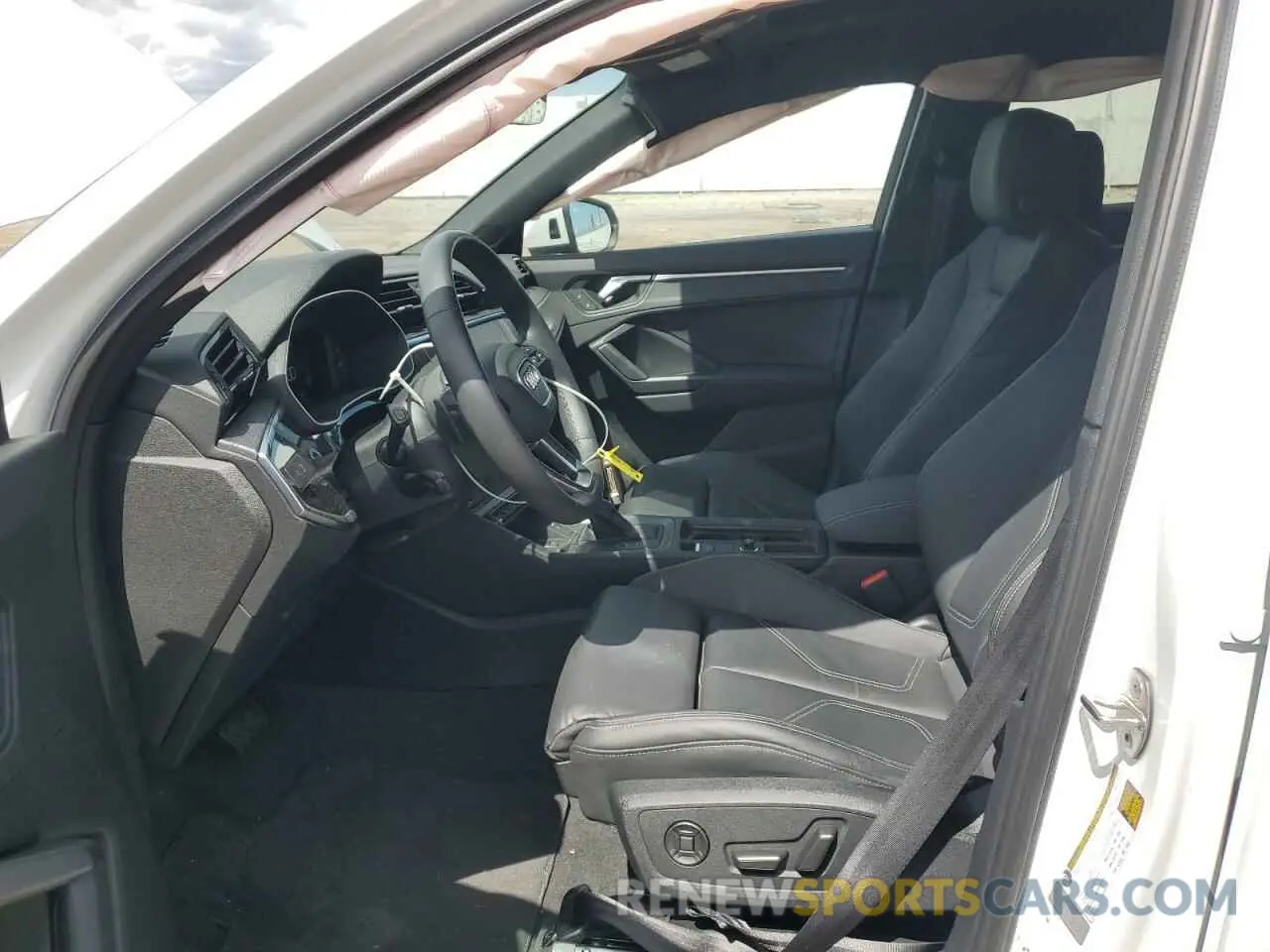 7 Photograph of a damaged car WA1EECF37P1140149 AUDI Q3 2023