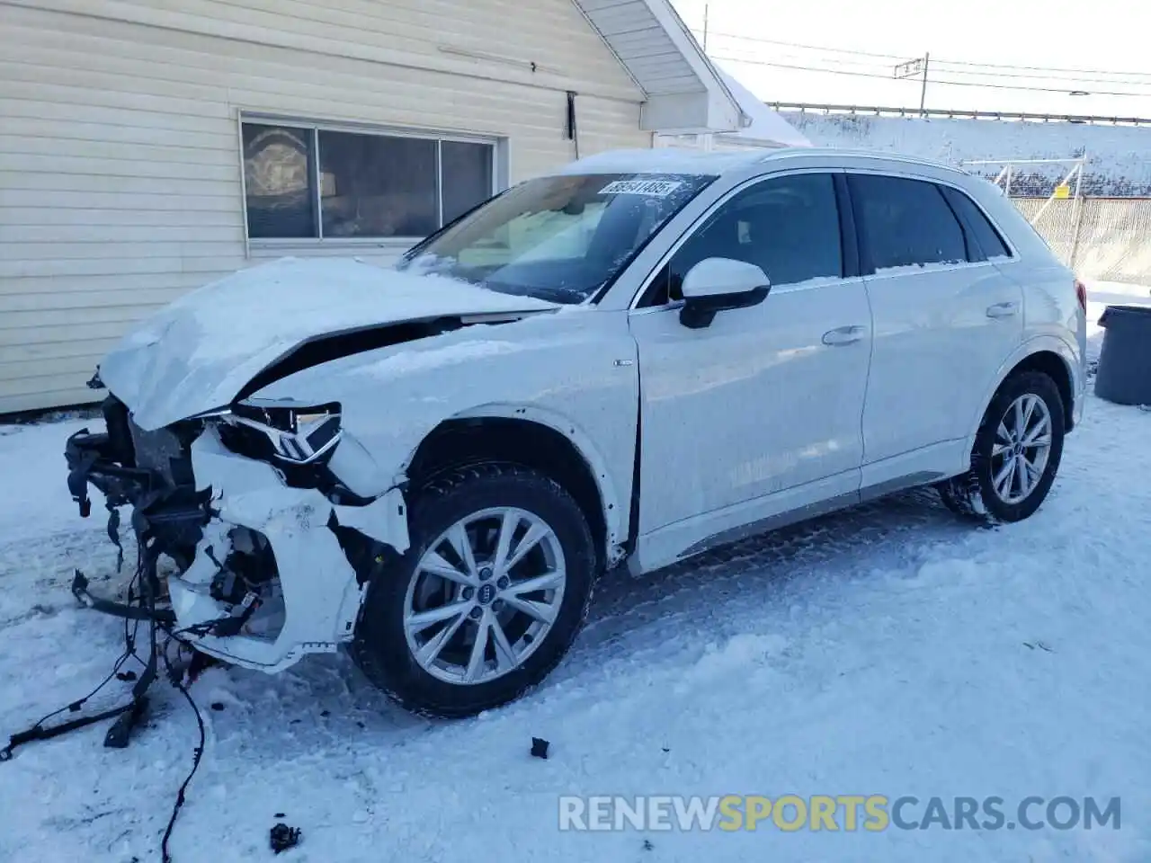 1 Photograph of a damaged car WA1EECF39P1032342 AUDI Q3 2023