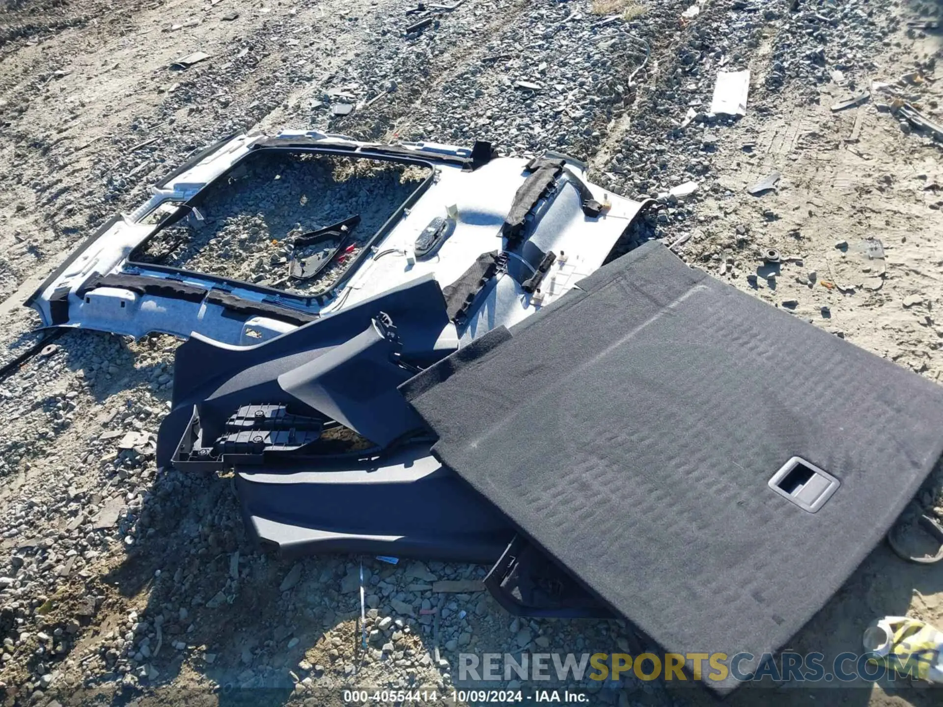 12 Photograph of a damaged car WA1EECF39P1035211 AUDI Q3 2023