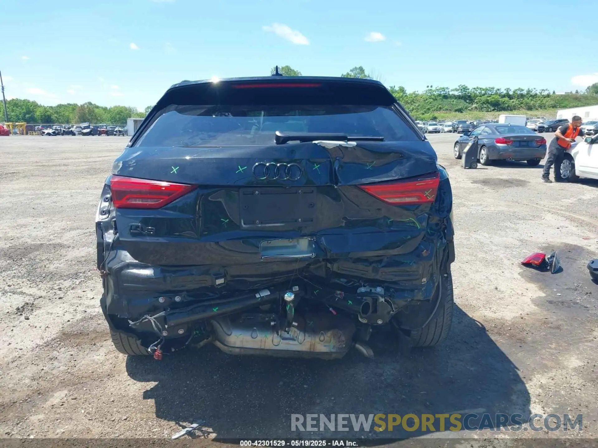 17 Photograph of a damaged car WA1EECF3XP1054494 AUDI Q3 2023