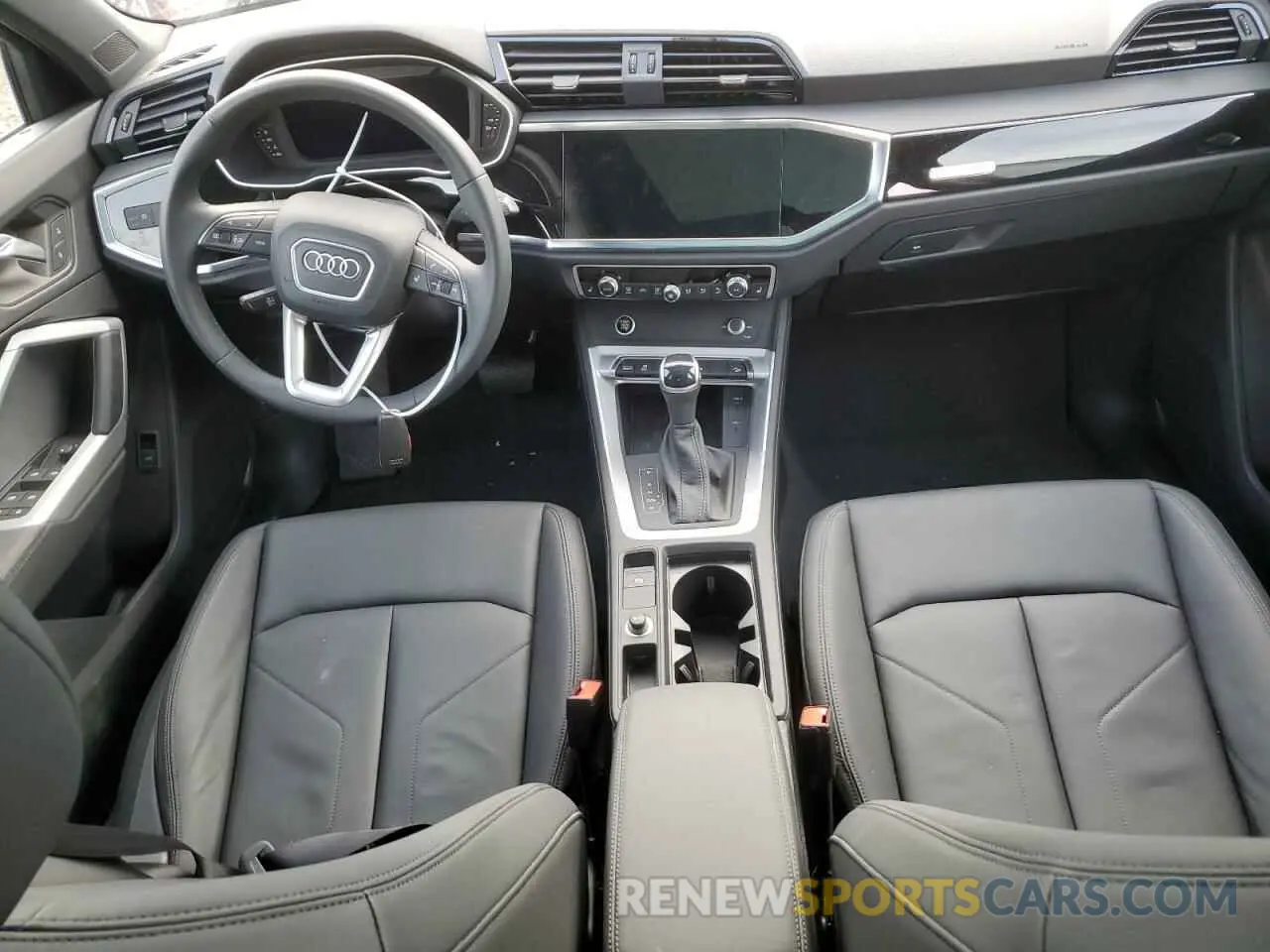 8 Photograph of a damaged car WA1AUCF30R1150123 AUDI Q3 2024