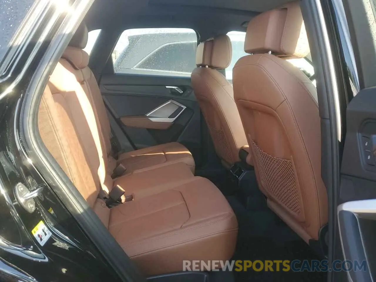 11 Photograph of a damaged car WA1AUCF37R1158879 AUDI Q3 2024