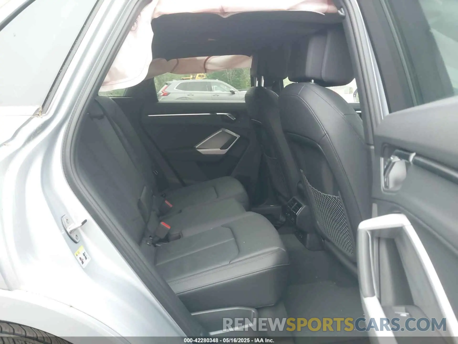 8 Photograph of a damaged car WA1AUCF3XR1076791 AUDI Q3 2024