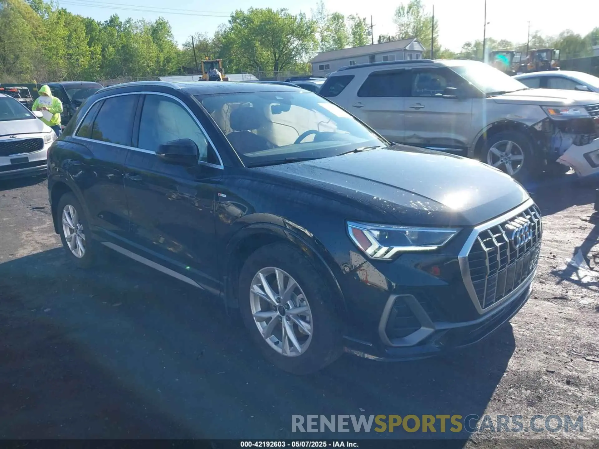 1 Photograph of a damaged car WA1DECF30R1036097 AUDI Q3 2024